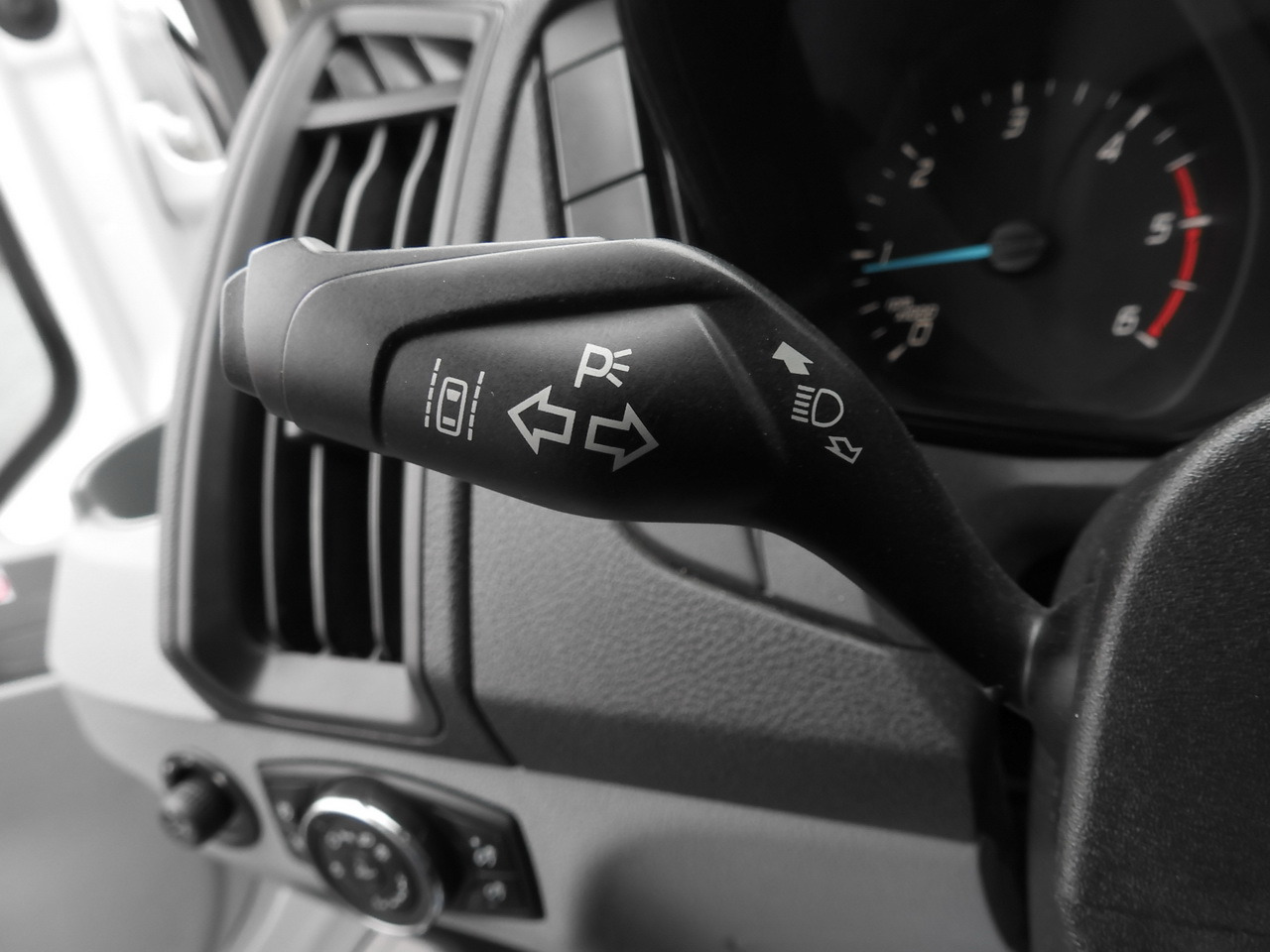 Tipper van FORD TRANSIT TIPPER CRUISE CONTROL AIR CONDITIONING TWIN WHEELS  170HP: picture 36