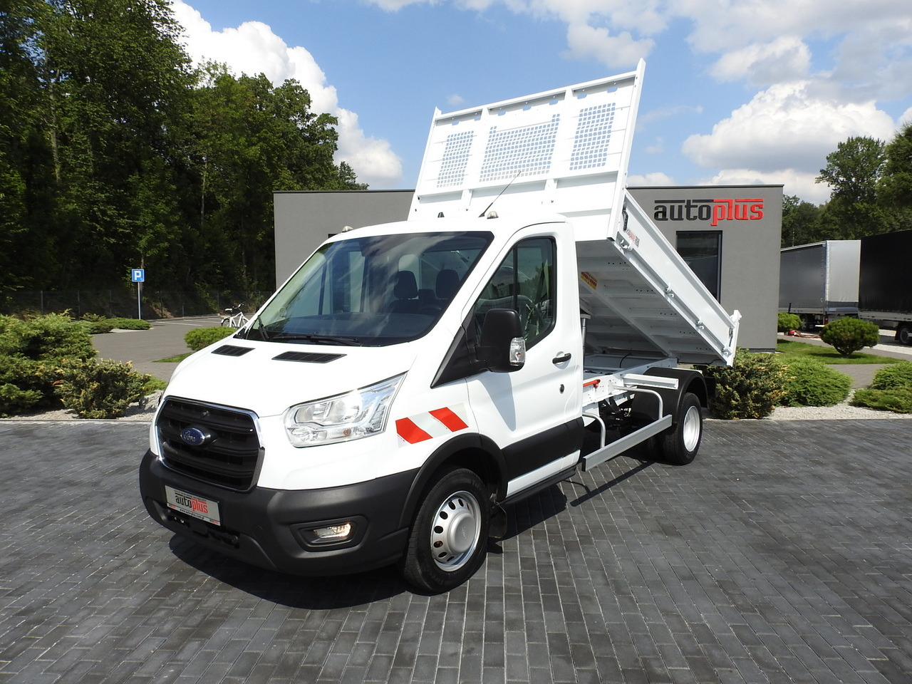 Tipper van FORD TRANSIT TIPPER CRUISE CONTROL AIR CONDITIONING TWIN WHEELS  170HP: picture 17