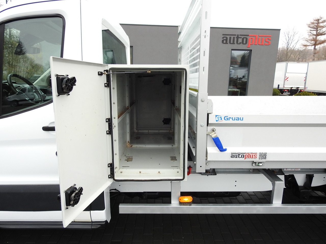 Tipper van FORD TRANSIT TIPPER CRUISE CONTROL AIR CONDITIONING TWIN WHEELS 170HP: picture 24 Tipper van FORD TRANSIT TIPPER CRUISE CONTROL AIR CONDITIONING TWIN WHEELS 170HP: picture 24