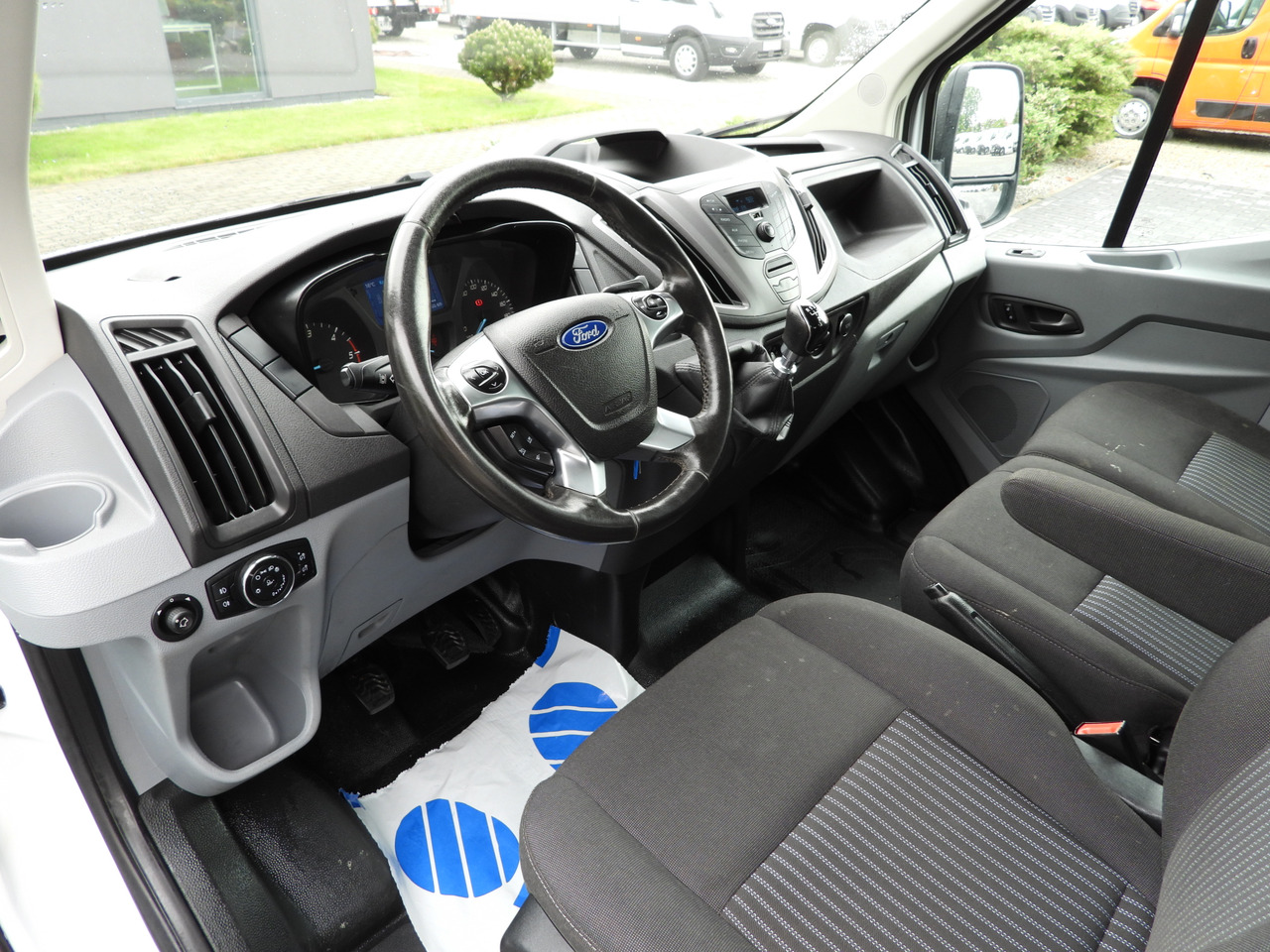 Ford TRANSIT KIPPER DOPPELKABINE DOKA 6 SITZE - Tipper van, Crew cab van: picture 2 Ford TRANSIT KIPPER DOPPELKABINE DOKA 6 SITZE - Tipper van, Crew cab van: picture 2