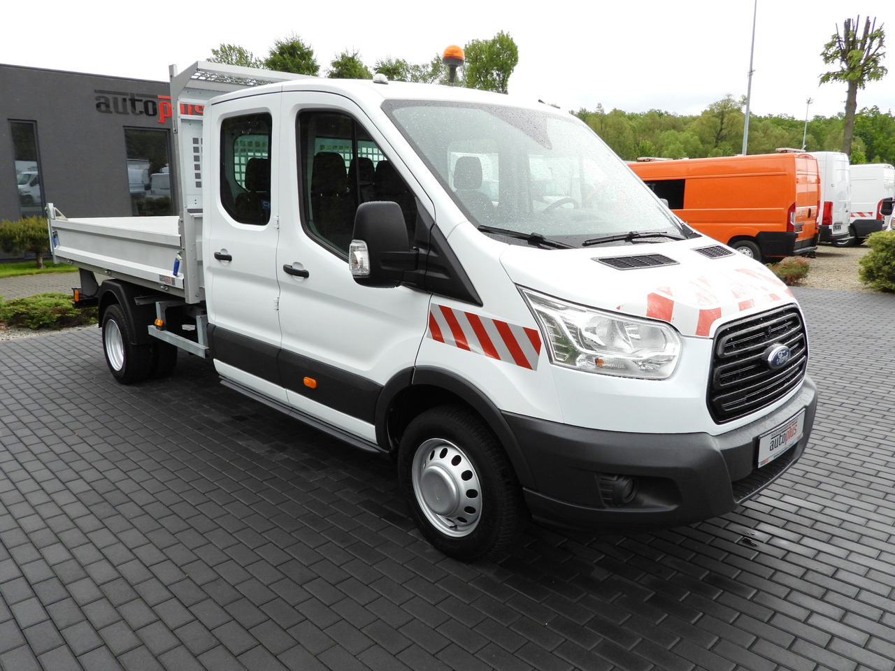 Ford TRANSIT KIPPER DOPPELKABINE DOKA 6 SITZE - Tipper van, Crew cab van: picture 4 Ford TRANSIT KIPPER DOPPELKABINE DOKA 6 SITZE - Tipper van, Crew cab van: picture 4
