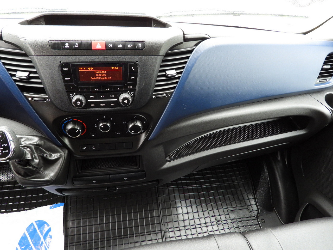 Leasing of IVECO DAILY 35S14 REFRIGERATOR VAN -10*C POWER SUPPLY 230V CRUISE CONTROL AUTOMATIC TRANSMISSION HI-MATIC AIR CONDITIONING  140HP IVECO DAILY 35S14 REFRIGERATOR VAN -10*C POWER SUPPLY 230V CRUISE CONTROL AUTOMATIC TRANSMISSION HI-MATIC AIR CONDITIONING  140HP: picture 42