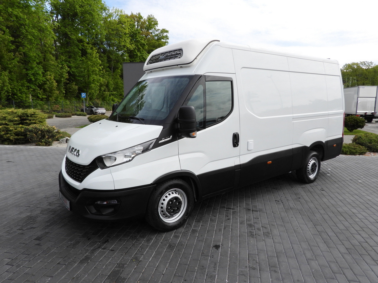 Leasing of IVECO DAILY 35S14 REFRIGERATOR VAN -10*C POWER SUPPLY 230V CRUISE CONTROL AUTOMATIC TRANSMISSION HI-MATIC AIR CONDITIONING  140HP IVECO DAILY 35S14 REFRIGERATOR VAN -10*C POWER SUPPLY 230V CRUISE CONTROL AUTOMATIC TRANSMISSION HI-MATIC AIR CONDITIONING  140HP: picture 21