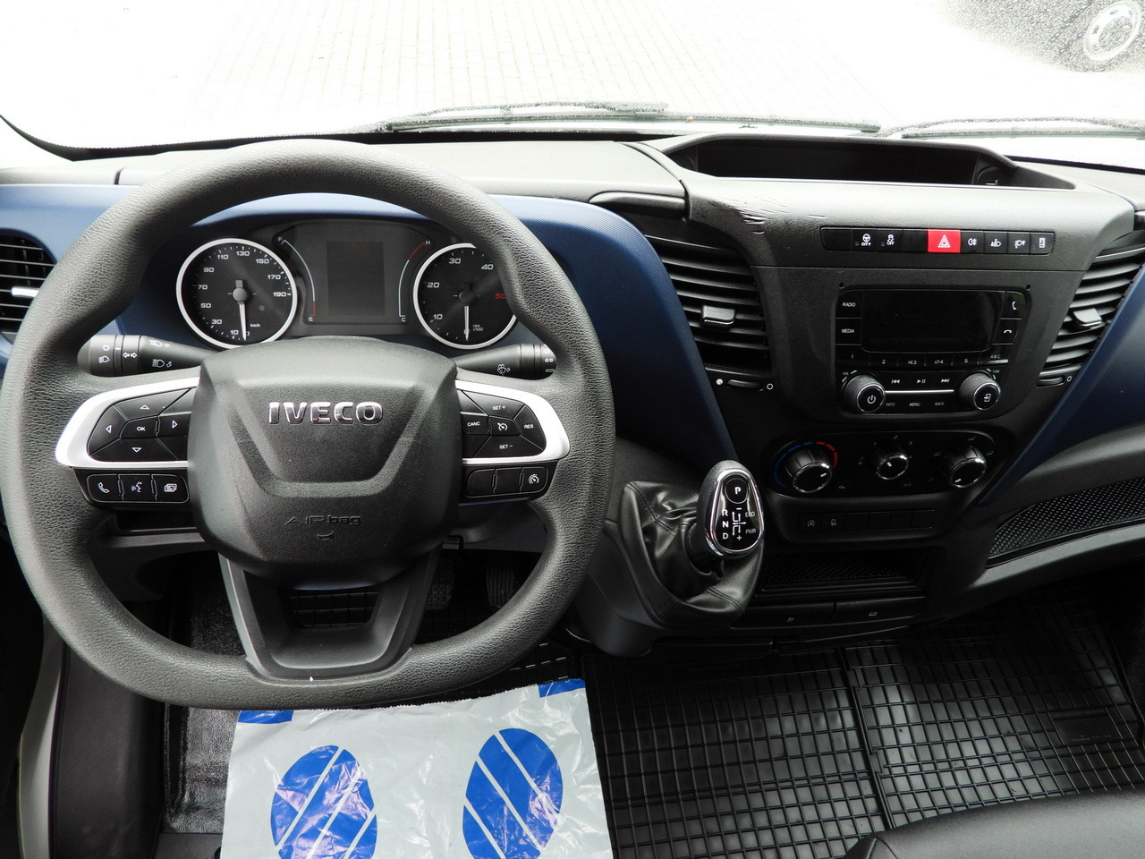 Leasing of IVECO DAILY 35S14 REFRIGERATOR VAN -10*C POWER SUPPLY 230V CRUISE CONTROL AUTOMATIC TRANSMISSION HI-MATIC AIR CONDITIONING  140HP IVECO DAILY 35S14 REFRIGERATOR VAN -10*C POWER SUPPLY 230V CRUISE CONTROL AUTOMATIC TRANSMISSION HI-MATIC AIR CONDITIONING  140HP: picture 36