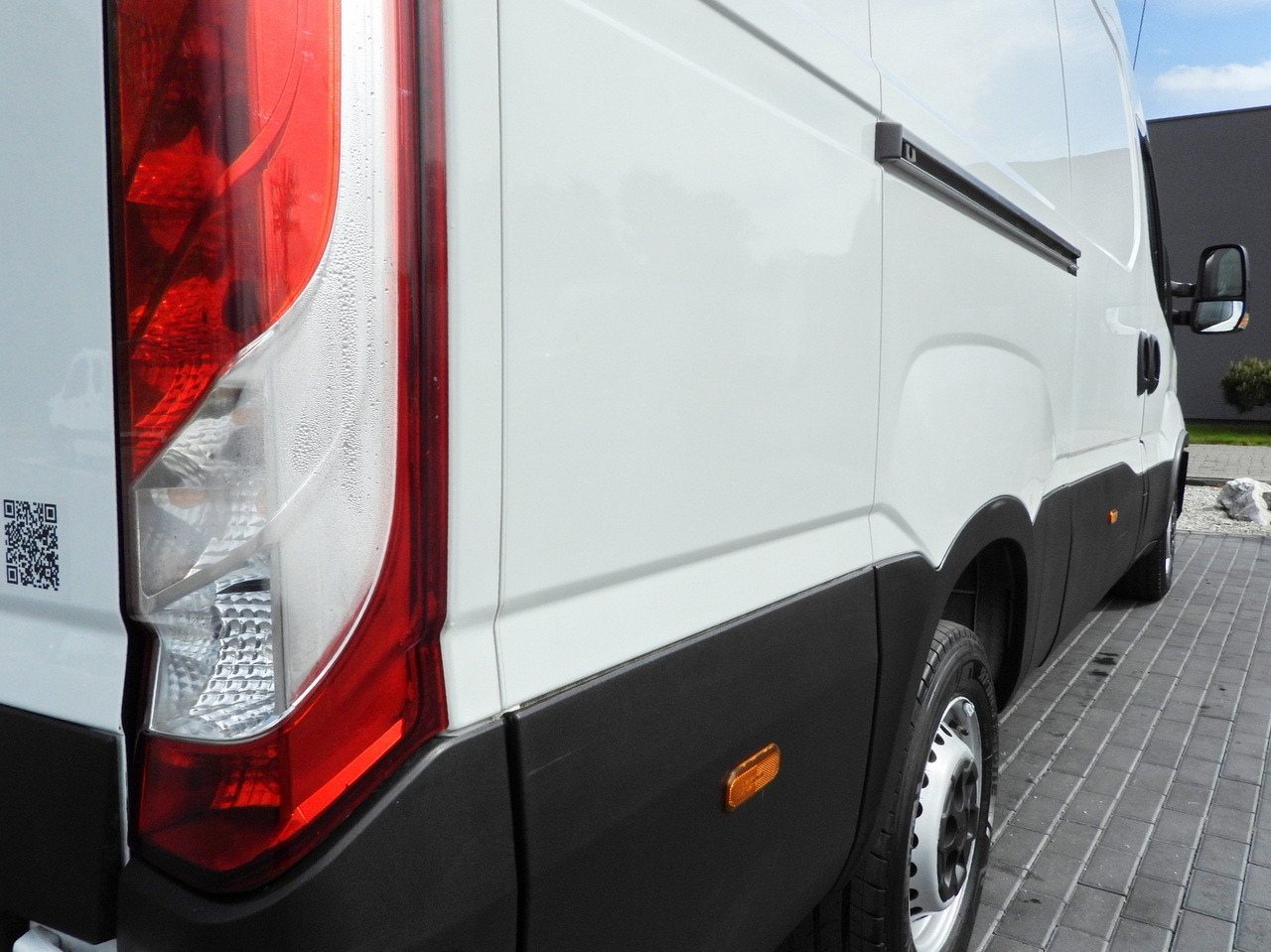 Leasing of IVECO DAILY 35S14 REFRIGERATOR VAN -10*C POWER SUPPLY 230V CRUISE CONTROL AUTOMATIC TRANSMISSION HI-MATIC AIR CONDITIONING  140HP IVECO DAILY 35S14 REFRIGERATOR VAN -10*C POWER SUPPLY 230V CRUISE CONTROL AUTOMATIC TRANSMISSION HI-MATIC AIR CONDITIONING  140HP: picture 20