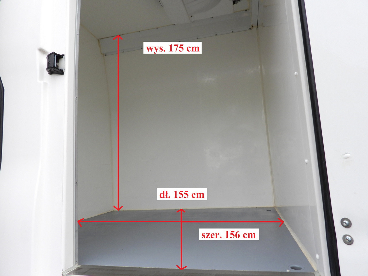 Leasing of IVECO DAILY 35S14 REFRIGERATOR VAN -10*C POWER SUPPLY 230V CRUISE CONTROL AUTOMATIC TRANSMISSION HI-MATIC AIR CONDITIONING  140HP IVECO DAILY 35S14 REFRIGERATOR VAN -10*C POWER SUPPLY 230V CRUISE CONTROL AUTOMATIC TRANSMISSION HI-MATIC AIR CONDITIONING  140HP: picture 15