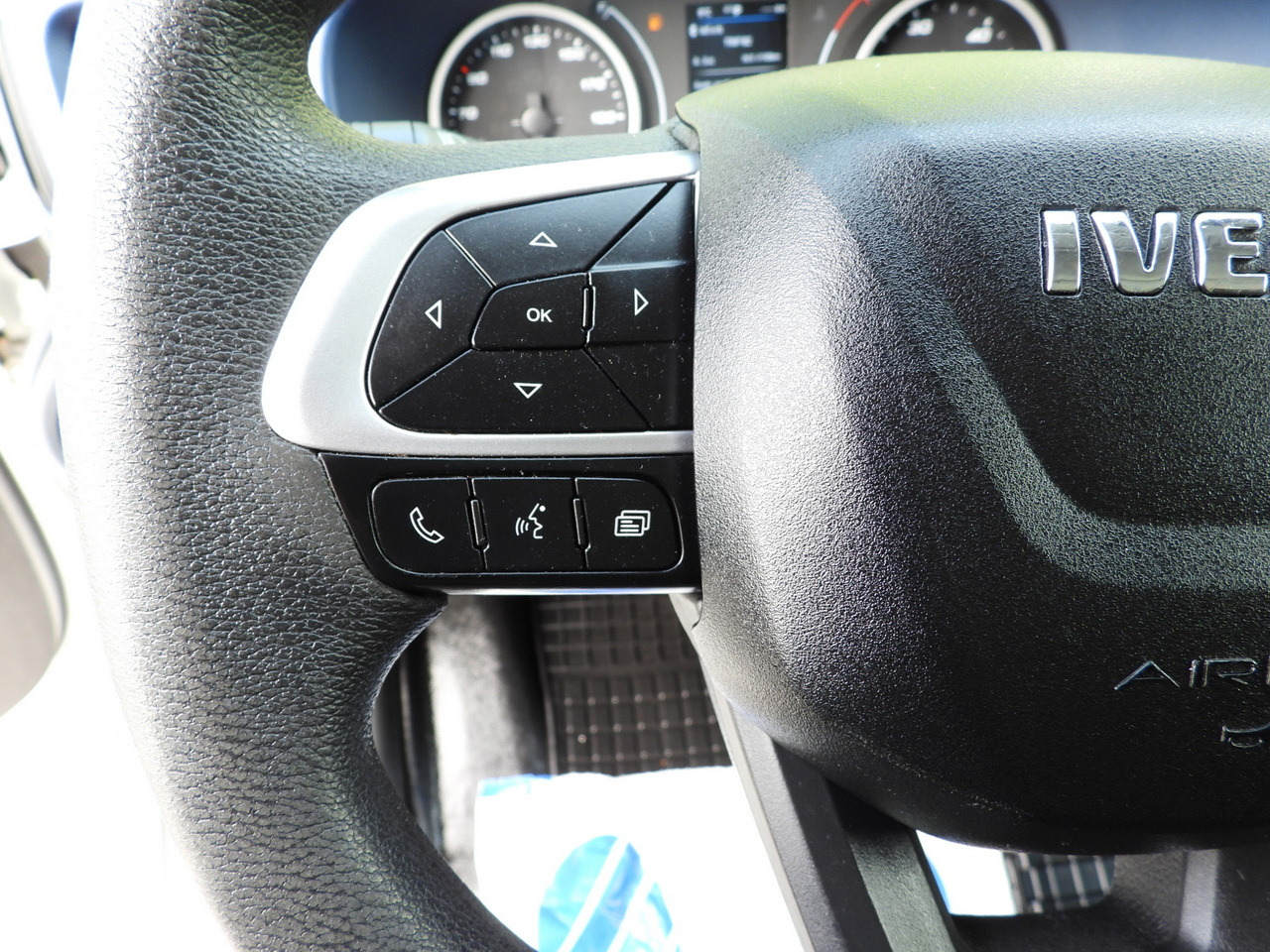 Leasing of IVECO DAILY 35S14 REFRIGERATOR VAN -10*C POWER SUPPLY 230V CRUISE CONTROL AUTOMATIC TRANSMISSION HI-MATIC AIR CONDITIONING  140HP IVECO DAILY 35S14 REFRIGERATOR VAN -10*C POWER SUPPLY 230V CRUISE CONTROL AUTOMATIC TRANSMISSION HI-MATIC AIR CONDITIONING  140HP: picture 38