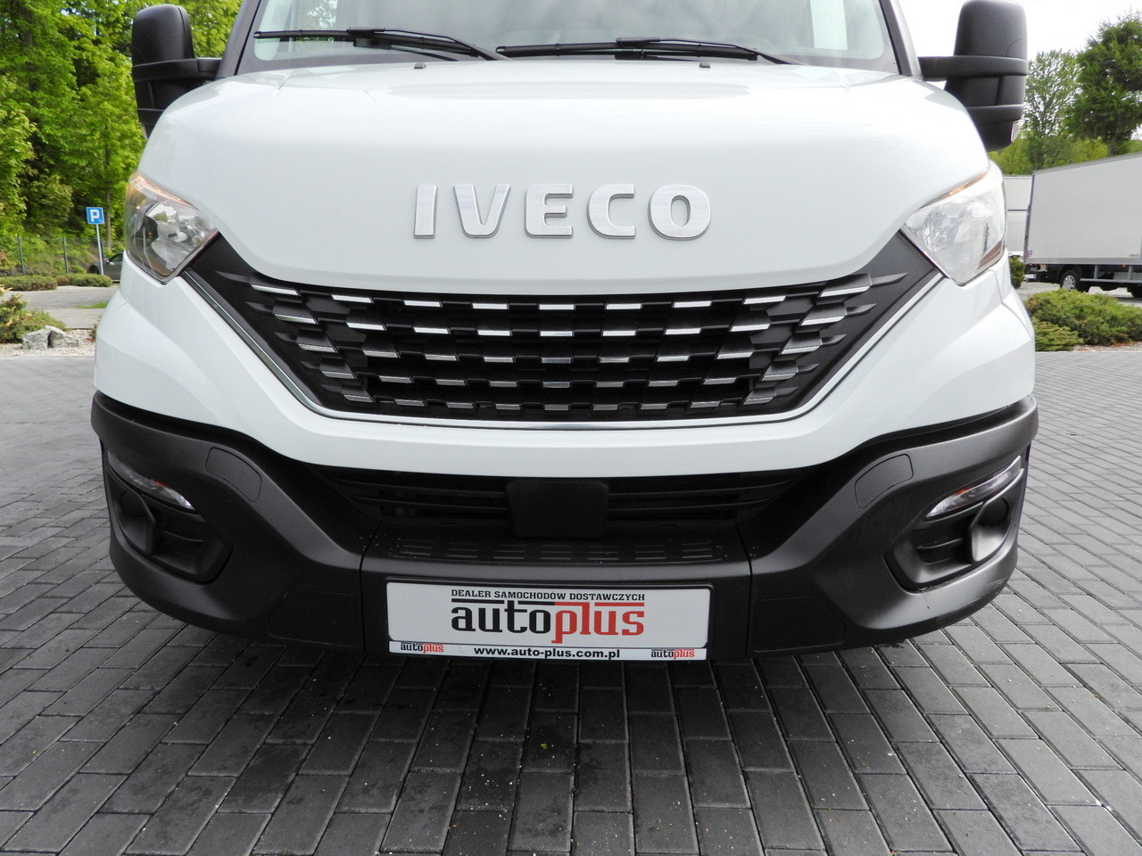 Leasing of IVECO DAILY 35S14 REFRIGERATOR VAN -10*C POWER SUPPLY 230V CRUISE CONTROL AUTOMATIC TRANSMISSION HI-MATIC AIR CONDITIONING  140HP IVECO DAILY 35S14 REFRIGERATOR VAN -10*C POWER SUPPLY 230V CRUISE CONTROL AUTOMATIC TRANSMISSION HI-MATIC AIR CONDITIONING  140HP: picture 17