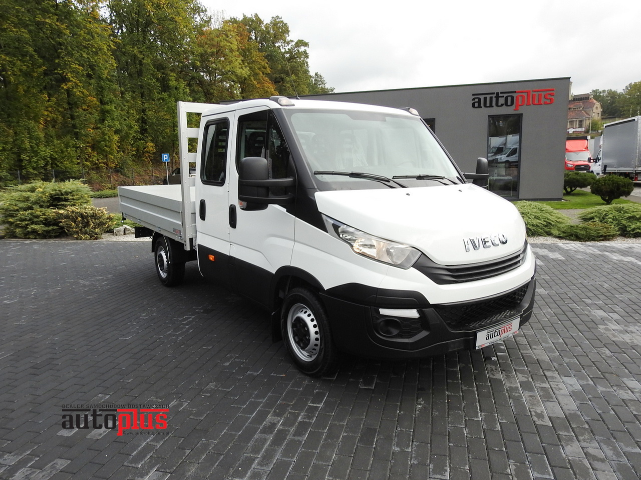 IVECO DAILY 35S15 STAKE BODY DOUBLE CABIN DOKA 7 SEATS AIR CONDITIONING 150HP - Crew cab van: picture 1 IVECO DAILY 35S15 STAKE BODY DOUBLE CABIN DOKA 7 SEATS AIR CONDITIONING 150HP - Crew cab van: picture 1