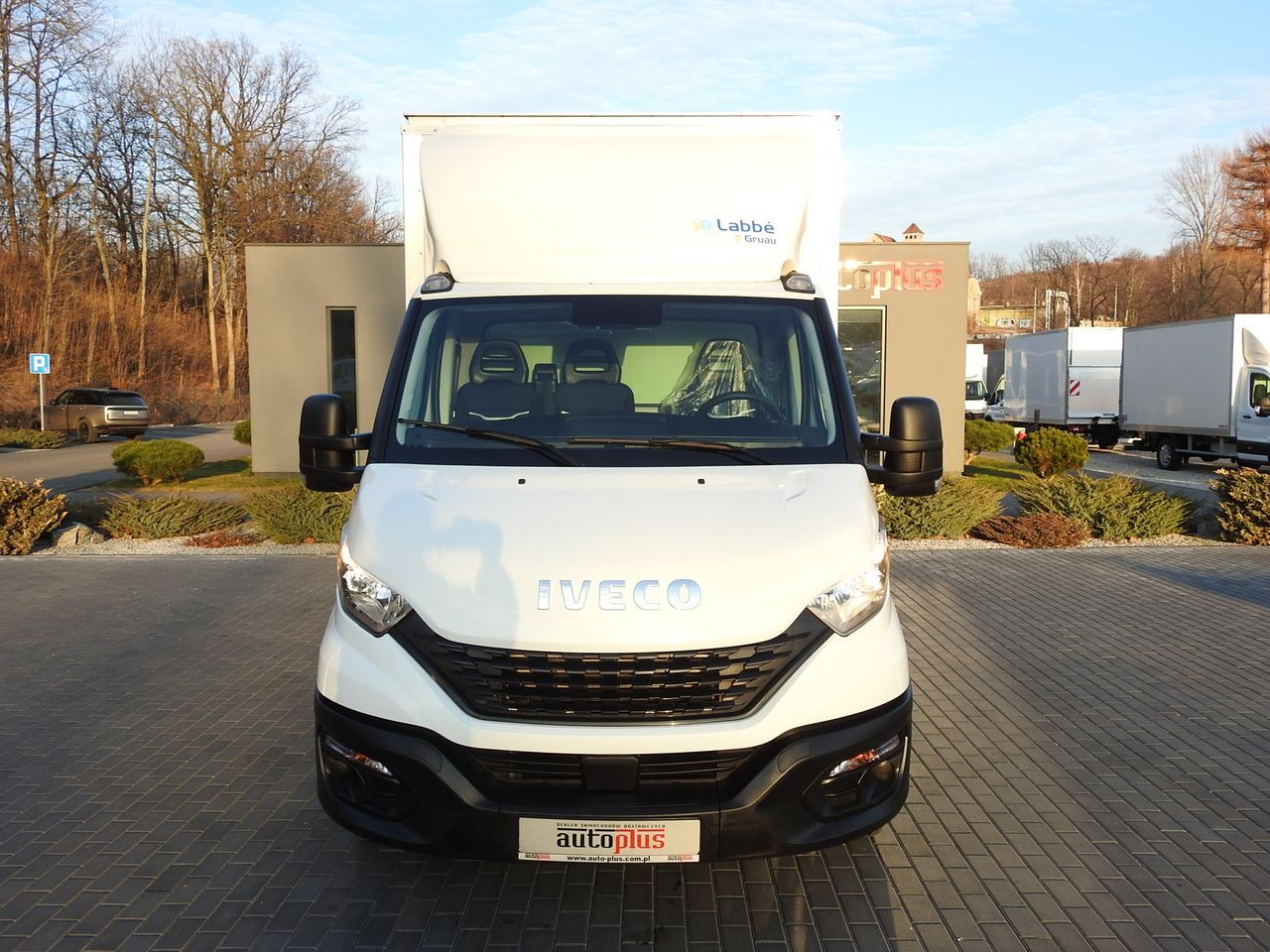IVECO DAILY 35S16 BOX LIFT 8 PALLETS CRUISE CONTROL AIR CONDITIONING TWIN WHEELS 160HP - Closed box van: picture 5 IVECO DAILY 35S16 BOX LIFT 8 PALLETS CRUISE CONTROL AIR CONDITIONING TWIN WHEELS 160HP - Closed box van: picture 5