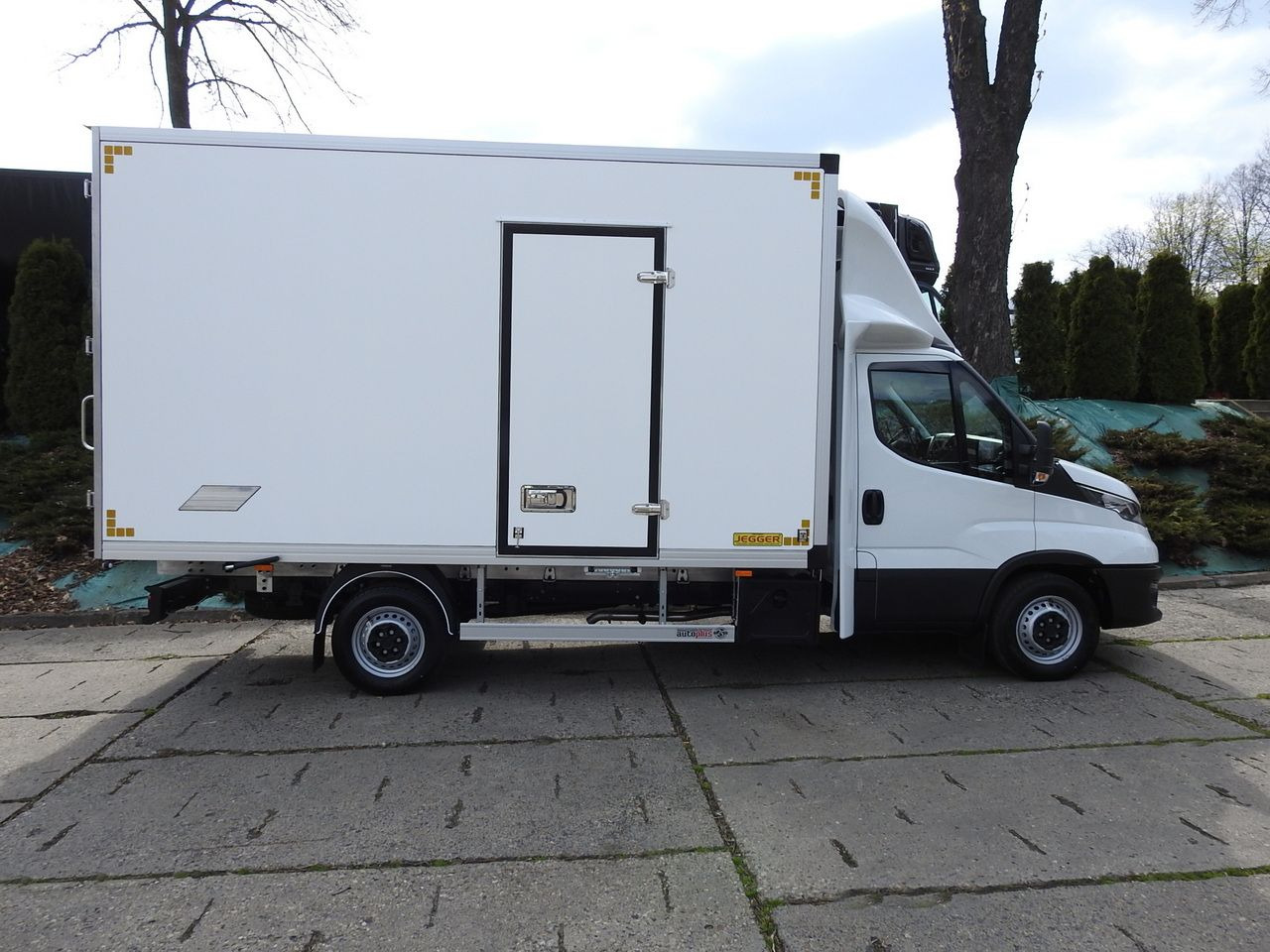 New Refrigerated delivery van IVECO DAILY 35S16 NEW REGRIGERATOR BOX -10*C 8 PALLETS HEATING FUNCTION POWER SUPPLY 230V CRUISE CONTROL AIR CONDITIONING 160HP: picture 7