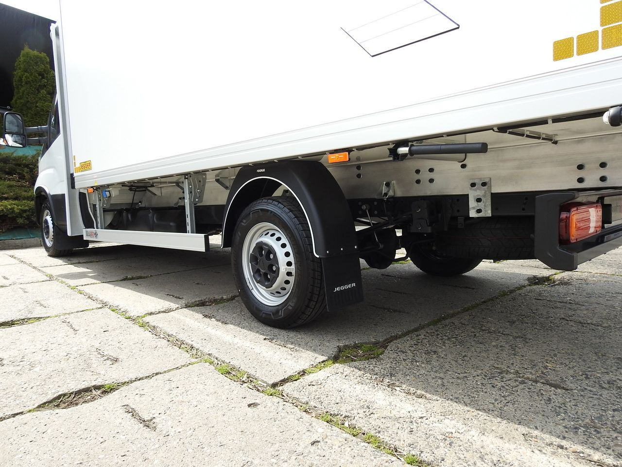 New Refrigerated delivery van IVECO DAILY 35S16 NEW REGRIGERATOR BOX -10*C 8 PALLETS HEATING FUNCTION POWER SUPPLY 230V CRUISE CONTROL AIR CONDITIONING 160HP: picture 17