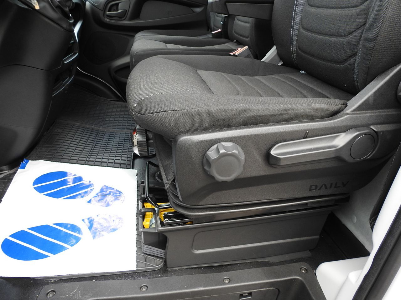 New Refrigerated delivery van IVECO DAILY 35S16 NEW REGRIGERATOR BOX -10*C 8 PALLETS HEATING FUNCTION POWER SUPPLY 230V CRUISE CONTROL AIR CONDITIONING 160HP: picture 33