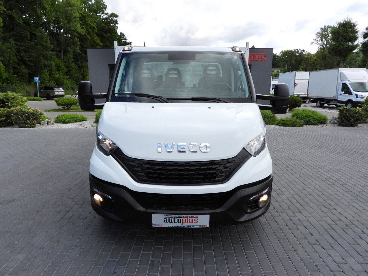 IVECO DAILY 35S16 STAKE BODY 10 PALLETS CRUISE CONTROL AIR CONDITIONING  160HP - Open body delivery van: picture 5 IVECO DAILY 35S16 STAKE BODY 10 PALLETS CRUISE CONTROL AIR CONDITIONING  160HP - Open body delivery van: picture 5