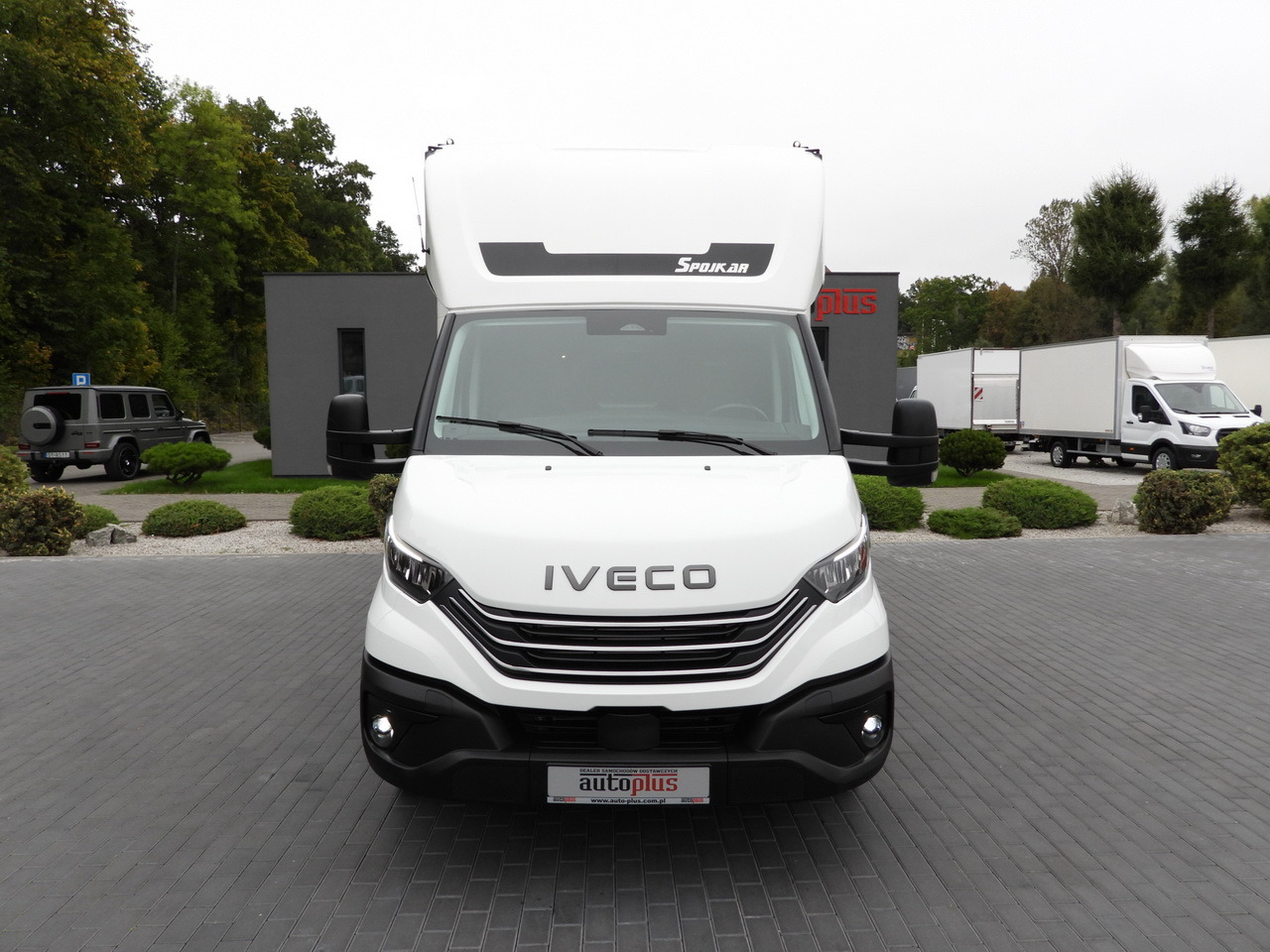 IVECO DAILY 35S18 BOX HI-MATIC LIFT 8 PALLETS CRUISE CONTROL NAVIGATION LED LIGHTS PNEUMATICS AUTOMATIC TRANSMISSION HI-MATIC AIR CONDITIONING 180HP - Closed box van: picture 5 IVECO DAILY 35S18 BOX HI-MATIC LIFT 8 PALLETS CRUISE CONTROL NAVIGATION LED LIGHTS PNEUMATICS AUTOMATIC TRANSMISSION HI-MATIC AIR CONDITIONING 180HP - Closed box van: picture 5