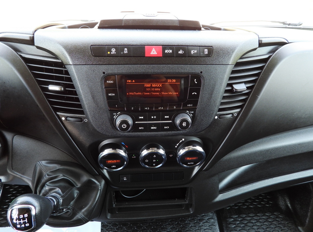 Leasing of IVECO DAILY 35S18 TARPAULIN 10 PALLETS WEBASTO CRUISE CONTROL LED LIGHTS PNEUMATICS AIR CONDITIONING  180HP IVECO DAILY 35S18 TARPAULIN 10 PALLETS WEBASTO CRUISE CONTROL LED LIGHTS PNEUMATICS AIR CONDITIONING  180HP: picture 42