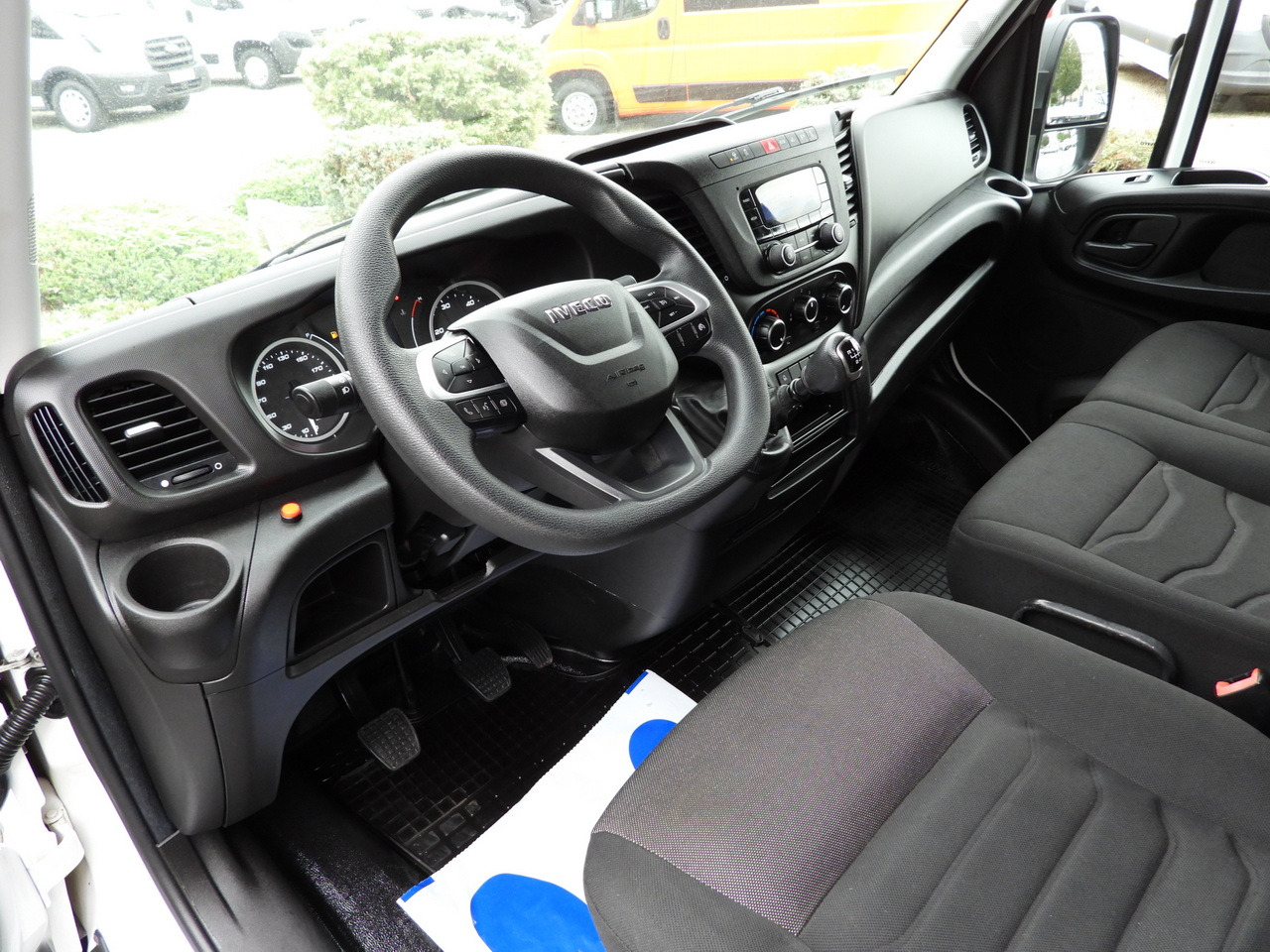 IVECO DAILY 35S18 TARPAULIN LIFT 8 PALLETS WEBASTO CRUISE CONTROL LED LIGHTS AIR CONDITIONING 180HP - Curtain side van: picture 2 IVECO DAILY 35S18 TARPAULIN LIFT 8 PALLETS WEBASTO CRUISE CONTROL LED LIGHTS AIR CONDITIONING 180HP - Curtain side van: picture 2