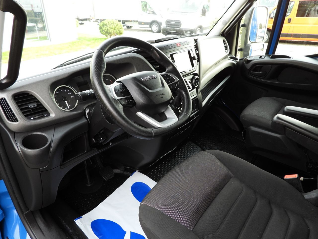 IVECO DAILY 35S21 TARPAULIN 10 PALLETS WEBASTO CRUISE CONTROL NAVIGATION LED LIGHTS AUTOMATIC TRANSMISSION HI-MATIC AIR CONDITIONING 210HP - Curtain side van: picture 2 IVECO DAILY 35S21 TARPAULIN 10 PALLETS WEBASTO CRUISE CONTROL NAVIGATION LED LIGHTS AUTOMATIC TRANSMISSION HI-MATIC AIR CONDITIONING 210HP - Curtain side van: picture 2