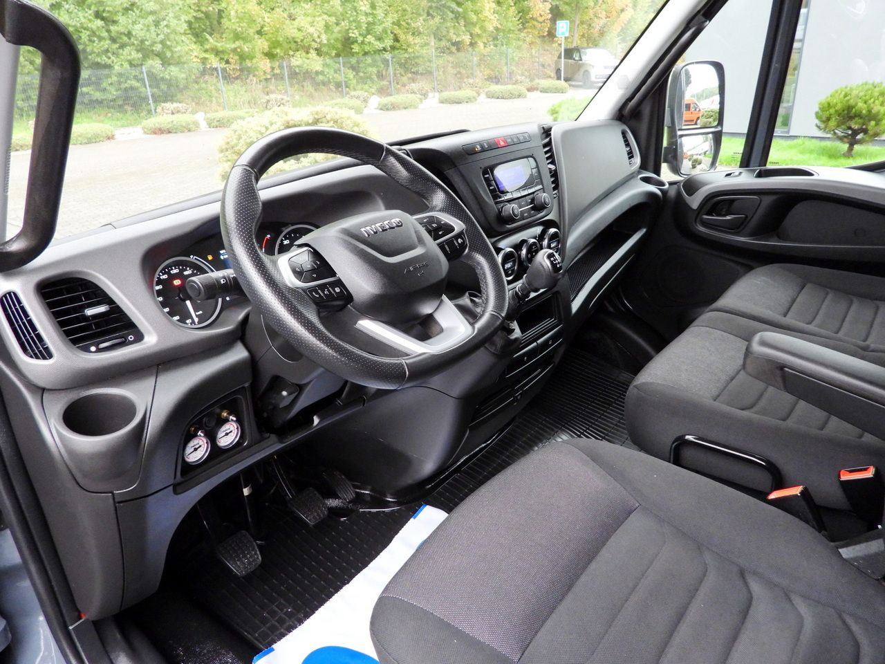 IVECO DAILY 50C35 TARPAULIN 14 PALLETS WEBASTO CRUISE CONTROL PNEUMATICS TWIN WHEELS AIR CONDITIONING 180HP - Curtain side van: picture 2 IVECO DAILY 50C35 TARPAULIN 14 PALLETS WEBASTO CRUISE CONTROL PNEUMATICS TWIN WHEELS AIR CONDITIONING 180HP - Curtain side van: picture 2