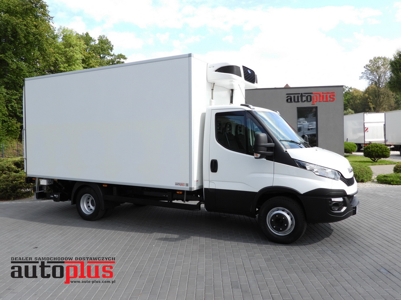 IVECO DAILY 70C17 REFRIGERATOR 1*C LIFT 10 PALLETS POWER SUPPLY 230V CRUISE CONTROL AIR CONDITIONING PNEUMATICS AUTOMATIC TRANSMISSION HI-MATIC TWIN WHEELS 170HP - Refrigerated truck: picture 1 IVECO DAILY 70C17 REFRIGERATOR 1*C LIFT 10 PALLETS POWER SUPPLY 230V CRUISE CONTROL AIR CONDITIONING PNEUMATICS AUTOMATIC TRANSMISSION HI-MATIC TWIN WHEELS 170HP - Refrigerated truck: picture 1