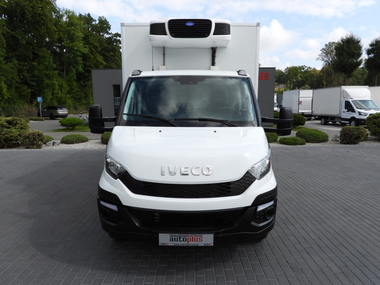 IVECO DAILY 70C17 REFRIGERATOR 1*C LIFT 10 PALLETS POWER SUPPLY 230V CRUISE CONTROL AIR CONDITIONING PNEUMATICS AUTOMATIC TRANSMISSION HI-MATIC TWIN WHEELS 170HP - Refrigerated truck: picture 5 IVECO DAILY 70C17 REFRIGERATOR 1*C LIFT 10 PALLETS POWER SUPPLY 230V CRUISE CONTROL AIR CONDITIONING PNEUMATICS AUTOMATIC TRANSMISSION HI-MATIC TWIN WHEELS 170HP - Refrigerated truck: picture 5