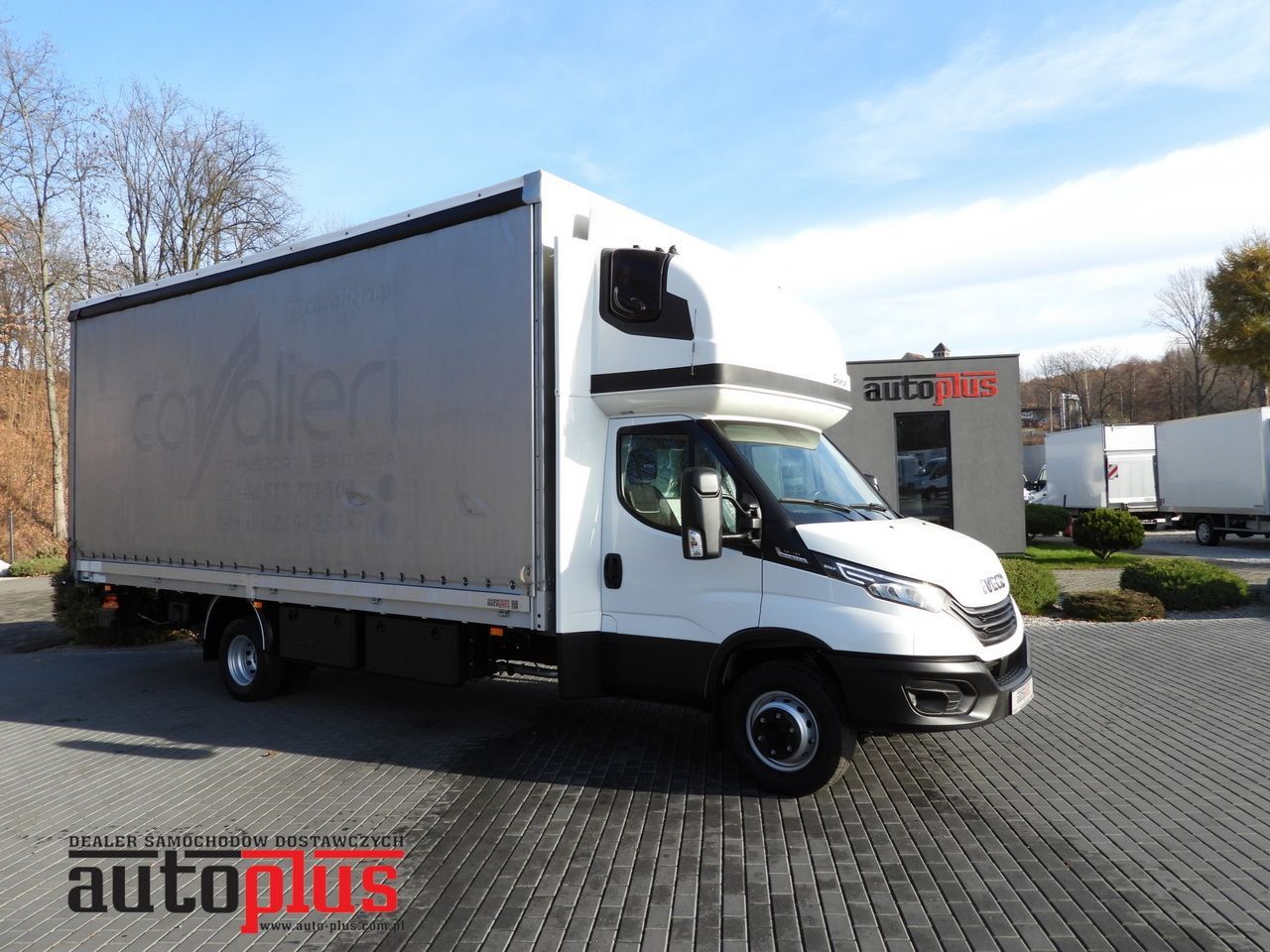 IVECO DAILY 70C18 TARPAULIN LIFT 16 PALLETS WEBASTO CRUISE CONTROL NAVIGATION LED LIGHTS PNEUMATICS AUTOMATIC TRANSMISSION HI-MATIC TWIN WHEELS AIR CONDITIONING 180HP - Curtain side truck: picture 1 IVECO DAILY 70C18 TARPAULIN LIFT 16 PALLETS WEBASTO CRUISE CONTROL NAVIGATION LED LIGHTS PNEUMATICS AUTOMATIC TRANSMISSION HI-MATIC TWIN WHEELS AIR CONDITIONING 180HP - Curtain side truck: picture 1