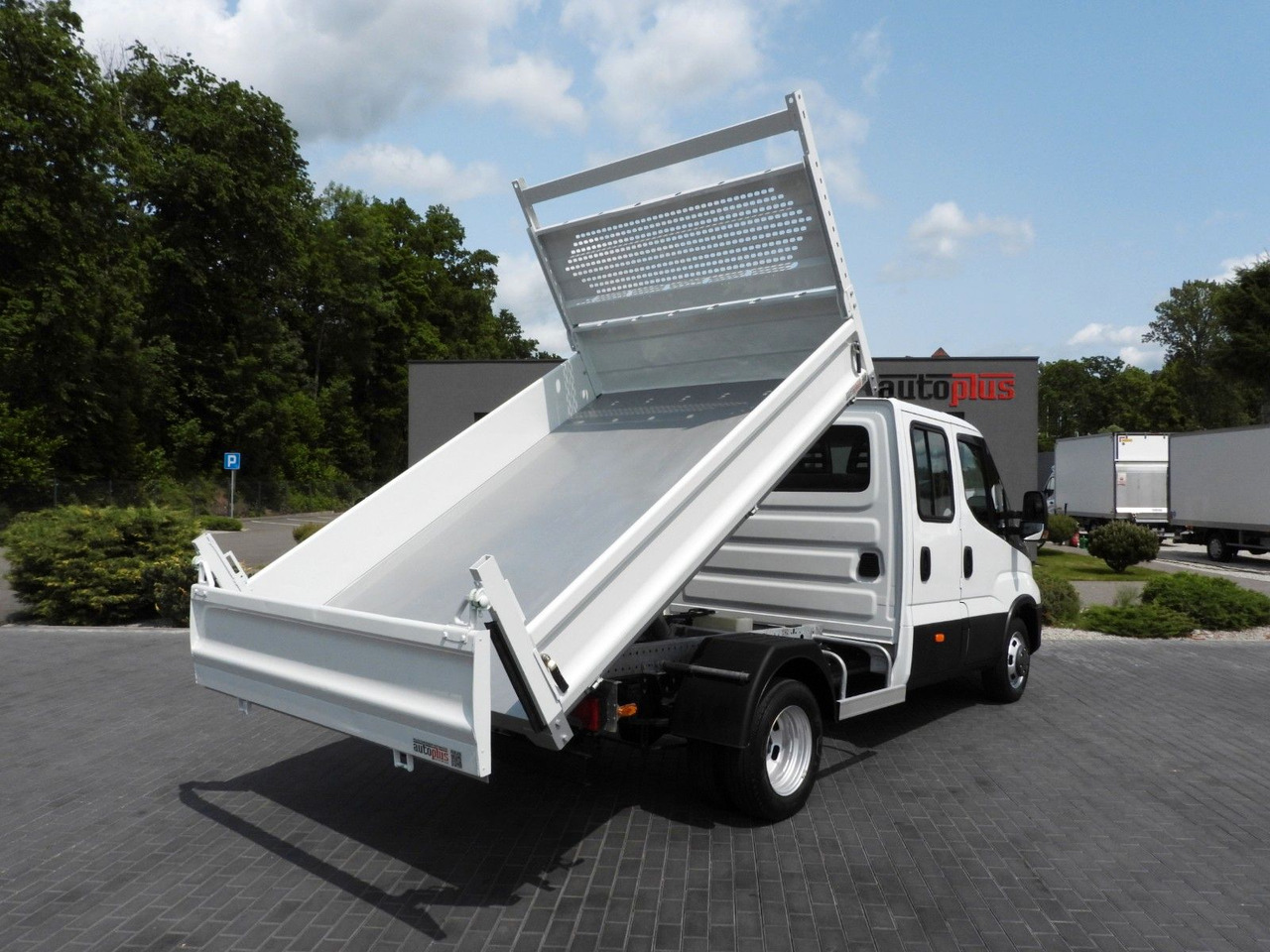 Iveco DAILY 35C14 KIPPER DOPPELKABINE DOKA 6 SITZE A/C - Tipper van, Crew cab van: picture 3 Iveco DAILY 35C14 KIPPER DOPPELKABINE DOKA 6 SITZE A/C - Tipper van, Crew cab van: picture 3