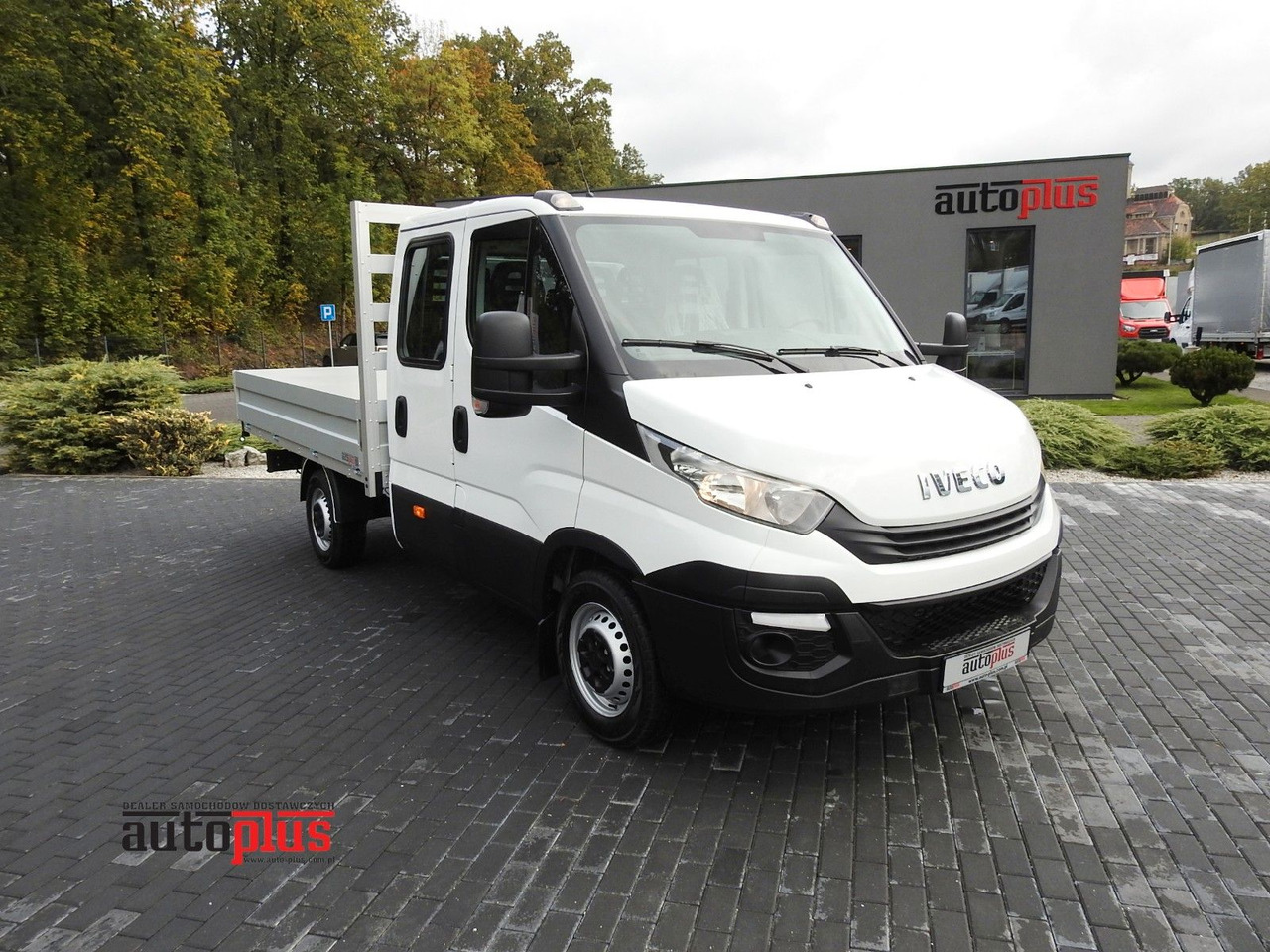 Iveco DAILY 35S15 PRITSCHE DOPPELKABINE DOKA 7 SITZE - Open body delivery van, Crew cab van: picture 1 Iveco DAILY 35S15 PRITSCHE DOPPELKABINE DOKA 7 SITZE - Open body delivery van, Crew cab van: picture 1