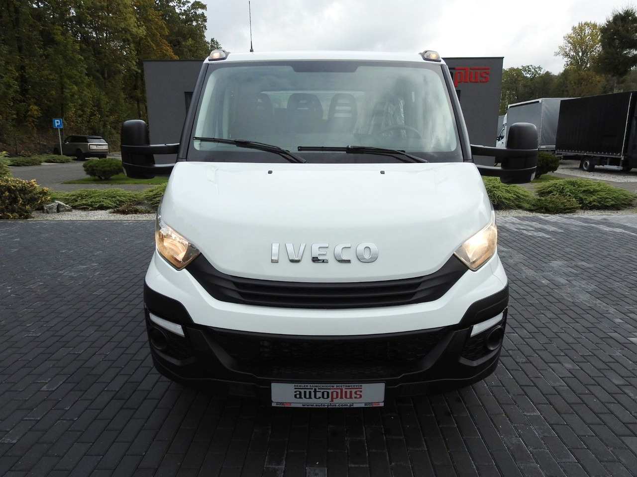 Iveco DAILY 35S15 PRITSCHE DOPPELKABINE DOKA 7 SITZE - Open body delivery van, Crew cab van: picture 5 Iveco DAILY 35S15 PRITSCHE DOPPELKABINE DOKA 7 SITZE - Open body delivery van, Crew cab van: picture 5
