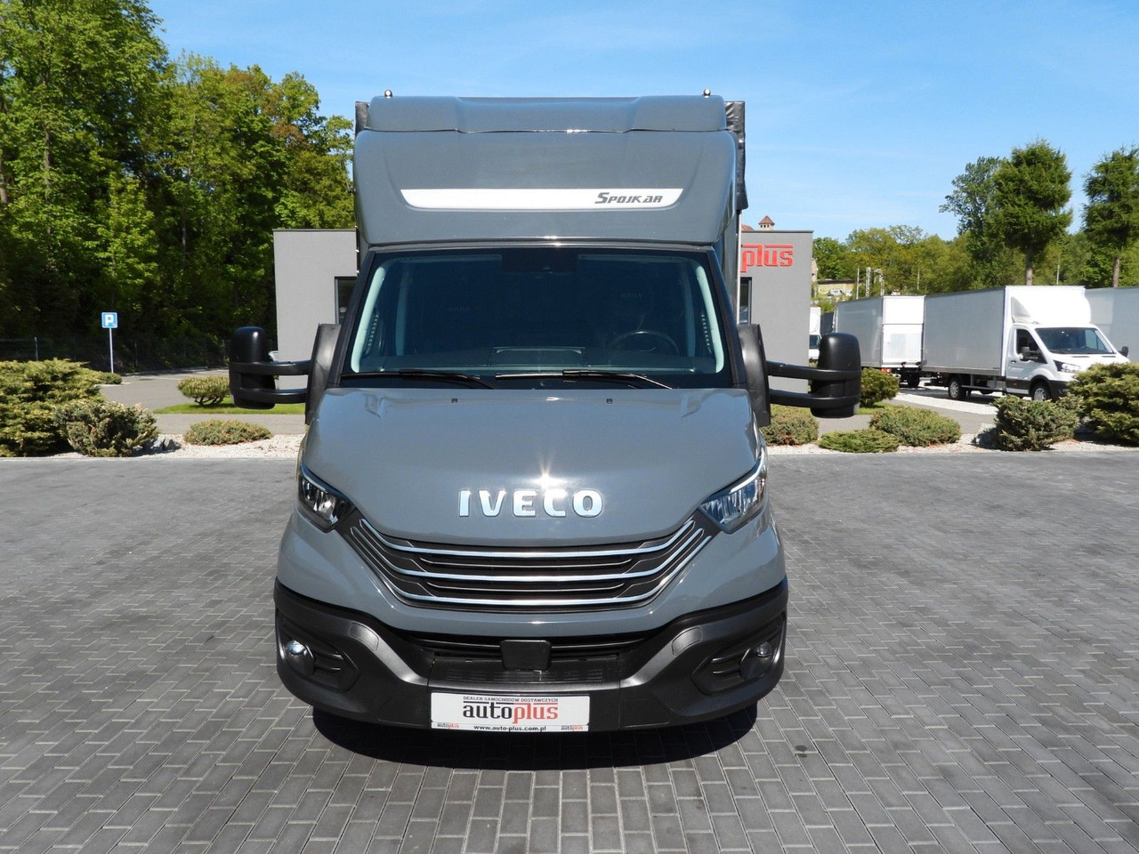 Iveco DAILY 35S18 PRITSCHE PLANE 10 PALETTEN WEBASTO - Curtain side van, Crew cab van: picture 5 Iveco DAILY 35S18 PRITSCHE PLANE 10 PALETTEN WEBASTO - Curtain side van, Crew cab van: picture 5