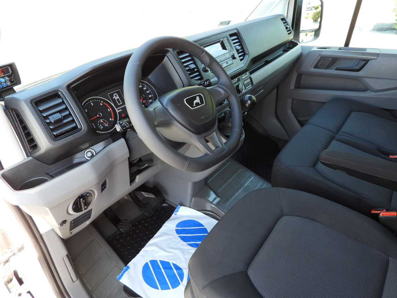 MAN TGE 3.140 REGRIGERATOR BOX -1*C 8 PALLETS HEATING FUNCTION CRUISE CONTROL PNEUMATICS AIR CONDITIONING 140HP - Refrigerated delivery van: picture 2 MAN TGE 3.140 REGRIGERATOR BOX -1*C 8 PALLETS HEATING FUNCTION CRUISE CONTROL PNEUMATICS AIR CONDITIONING 140HP - Refrigerated delivery van: picture 2