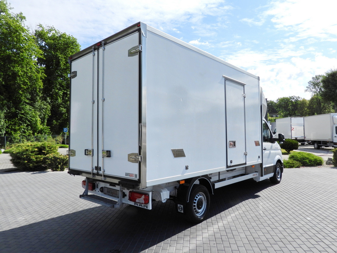 MAN TGE 3.140 REGRIGERATOR BOX -1*C 8 PALLETS HEATING FUNCTION CRUISE CONTROL PNEUMATICS AIR CONDITIONING 140HP - Refrigerated delivery van: picture 3 MAN TGE 3.140 REGRIGERATOR BOX -1*C 8 PALLETS HEATING FUNCTION CRUISE CONTROL PNEUMATICS AIR CONDITIONING 140HP - Refrigerated delivery van: picture 3
