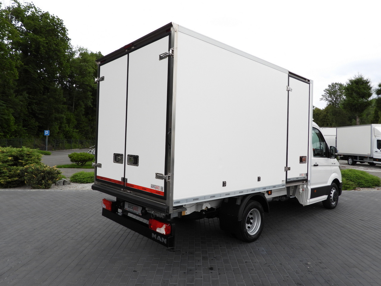 MAN TGE 3.180 REGRIGERATOR BOX 0*C CRUISE CONTROL TWIN WHEELS AIR CONDITIONING 180HP - Refrigerated delivery van: picture 3 MAN TGE 3.180 REGRIGERATOR BOX 0*C CRUISE CONTROL TWIN WHEELS AIR CONDITIONING 180HP - Refrigerated delivery van: picture 3