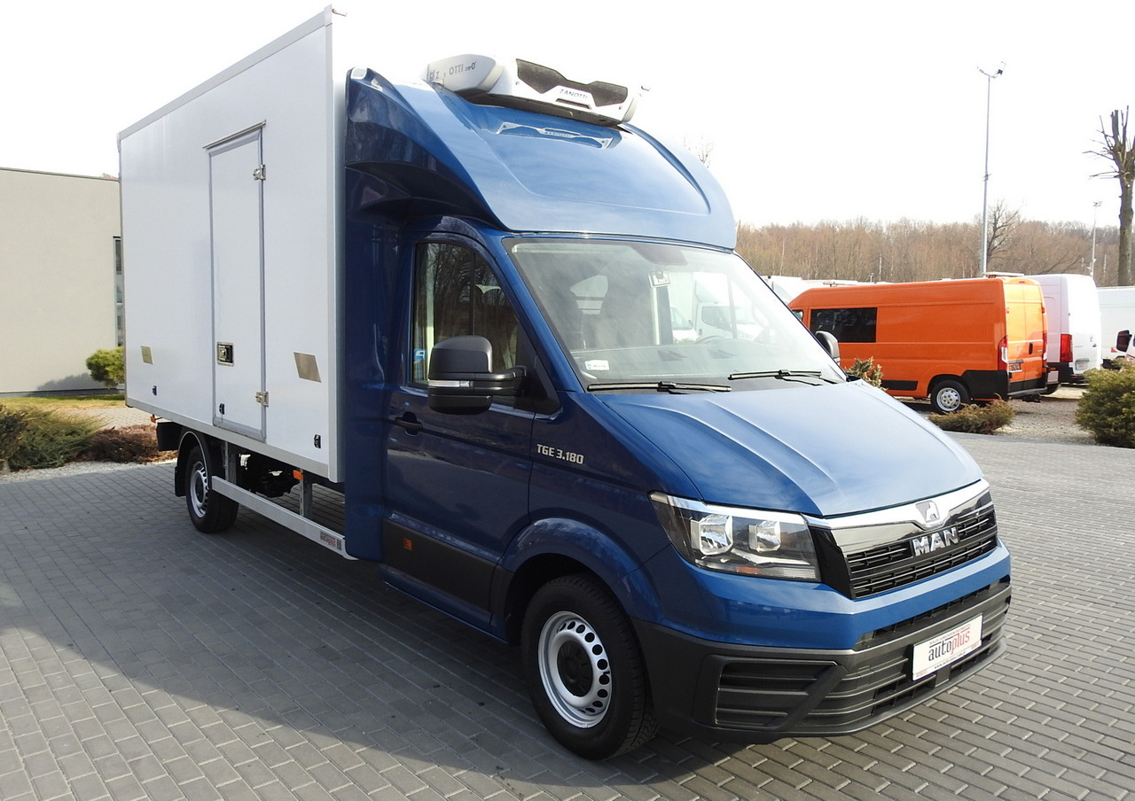 MAN TGE 3.180 REGRIGERATOR BOX -5*C 8 PALLETS HEATING FUNCTION CRUISE CONTROL PNEUMATICS AIR CONDITIONING 180HP - Refrigerated delivery van: picture 4 MAN TGE 3.180 REGRIGERATOR BOX -5*C 8 PALLETS HEATING FUNCTION CRUISE CONTROL PNEUMATICS AIR CONDITIONING 180HP - Refrigerated delivery van: picture 4