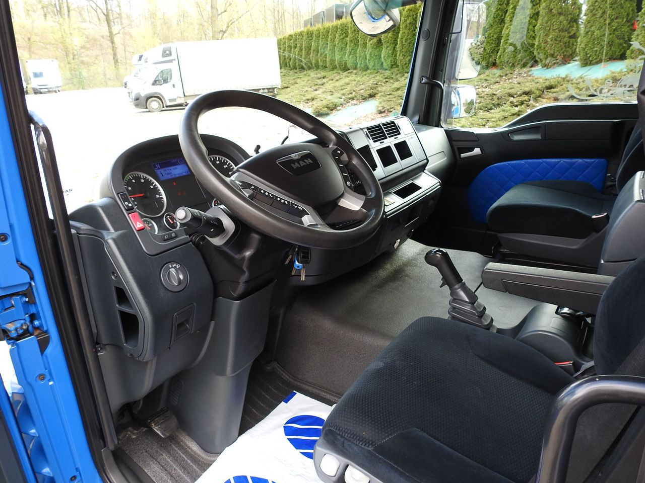 MAN TGM 15.290 TARPAULIN LIFT 18 PALLETS CRUISE CONTROL TWIN WHEELS AIR CONDITIONING 290HP - Curtain side truck: picture 2 MAN TGM 15.290 TARPAULIN LIFT 18 PALLETS CRUISE CONTROL TWIN WHEELS AIR CONDITIONING 290HP - Curtain side truck: picture 2