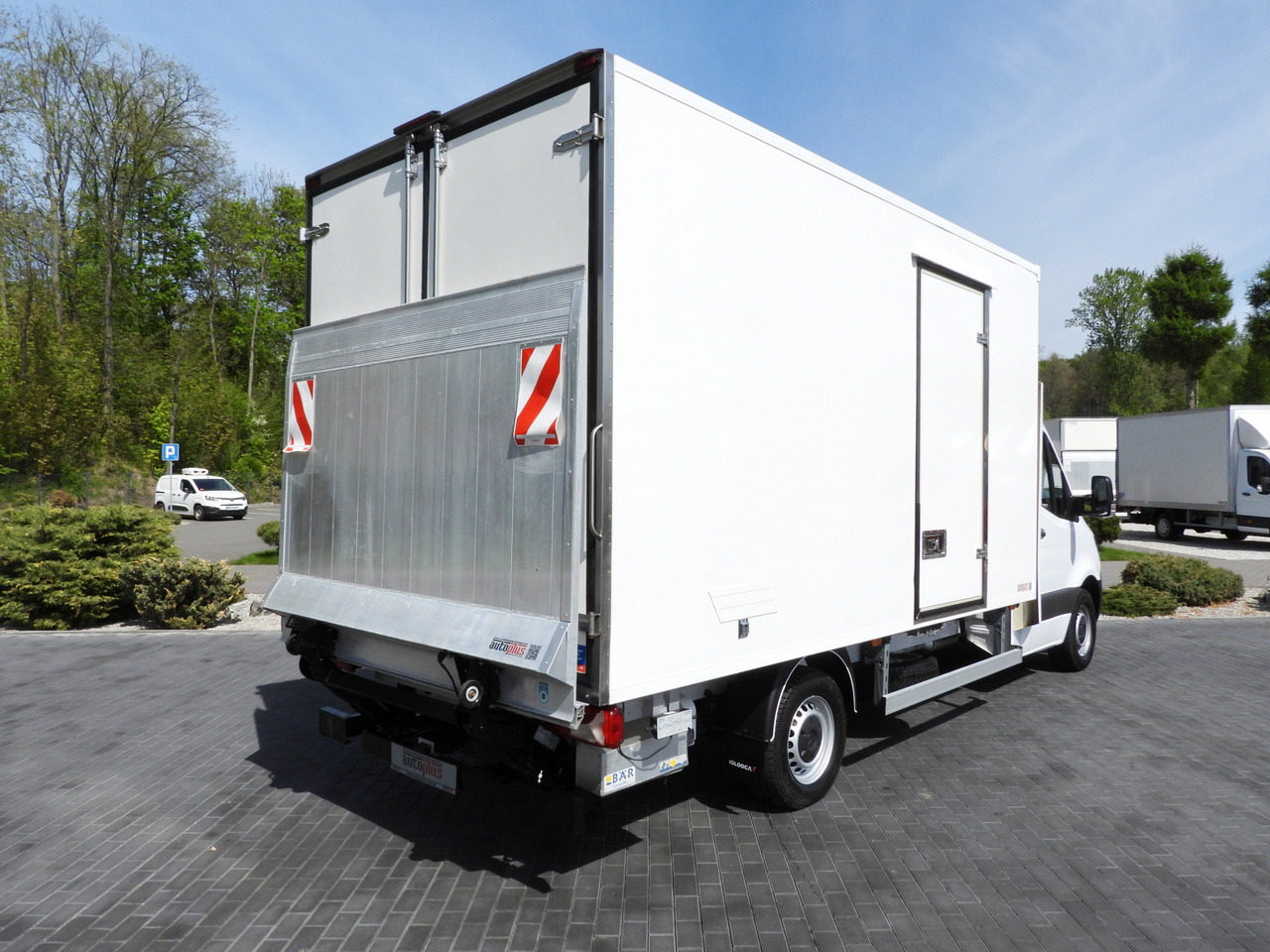 MERCEDES SPRINTER 316 REGRIGERATOR BOX 0*C LIFT 8 PALLETS CRUISE CONTROL PNEUMATICS AIR CONDITIONING 160HP - Refrigerated delivery van: picture 3 MERCEDES SPRINTER 316 REGRIGERATOR BOX 0*C LIFT 8 PALLETS CRUISE CONTROL PNEUMATICS AIR CONDITIONING 160HP - Refrigerated delivery van: picture 3