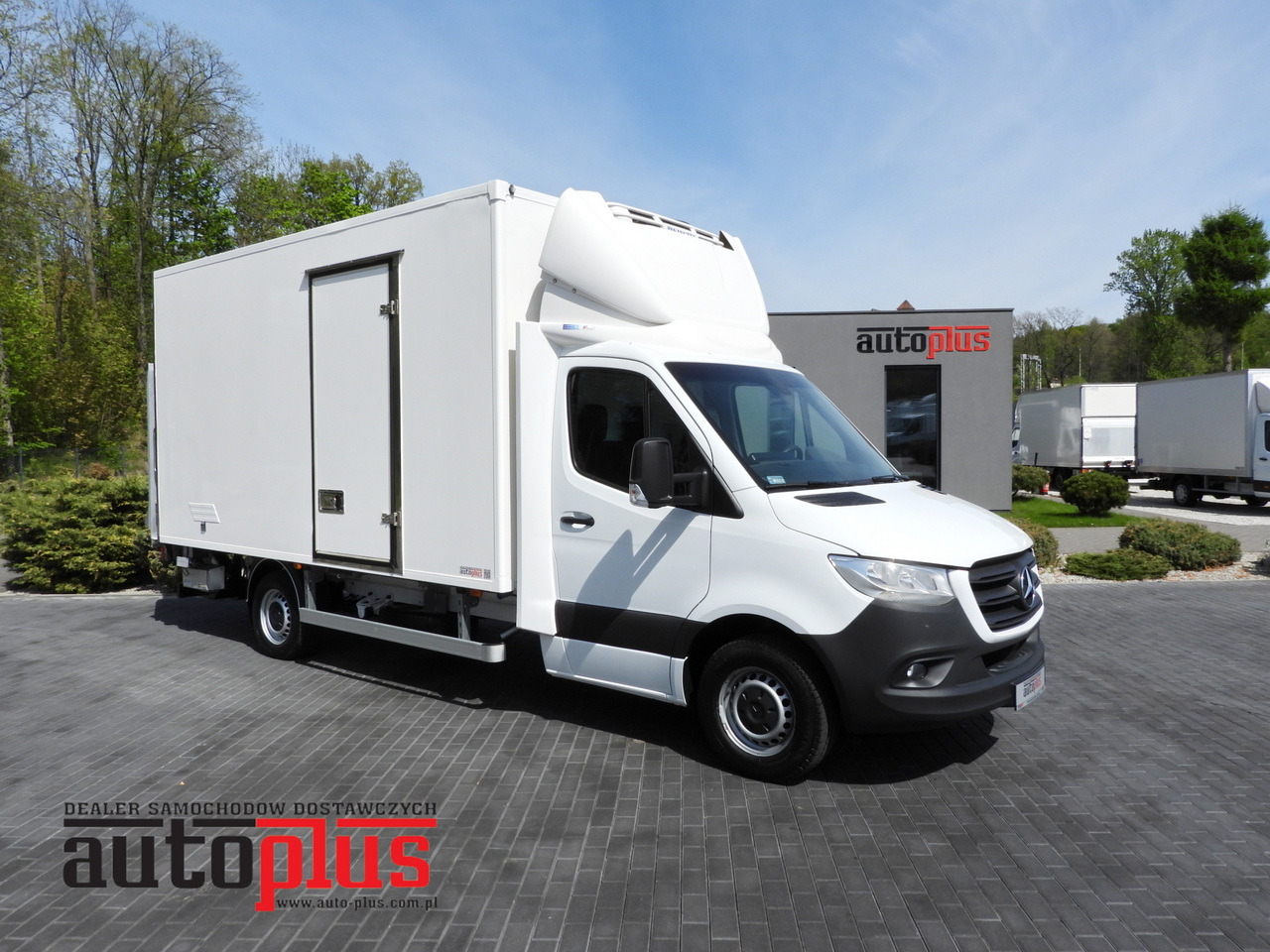 MERCEDES SPRINTER 316 REGRIGERATOR BOX 0*C LIFT 8 PALLETS CRUISE CONTROL PNEUMATICS AIR CONDITIONING 160HP - Refrigerated delivery van: picture 1 MERCEDES SPRINTER 316 REGRIGERATOR BOX 0*C LIFT 8 PALLETS CRUISE CONTROL PNEUMATICS AIR CONDITIONING 160HP - Refrigerated delivery van: picture 1