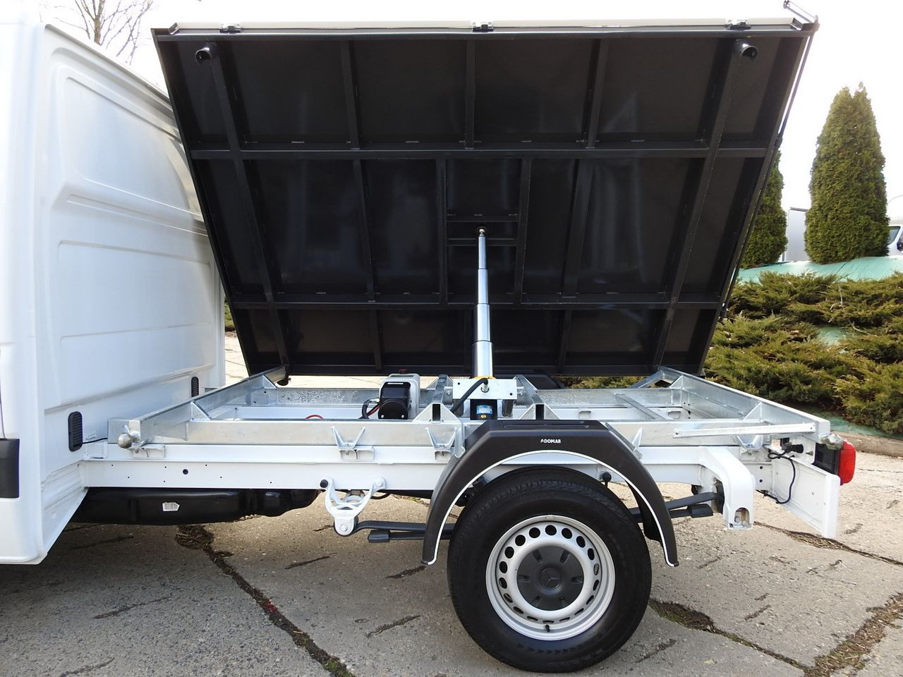 Tipper van MERCEDES SPRINTER 316 THREE-WAY TIPPER CRUISE CONTROL AUTOMATIC TRANSMISSION AIR CONDITIONING 160HP: picture 20 Tipper van MERCEDES SPRINTER 316 THREE-WAY TIPPER CRUISE CONTROL AUTOMATIC TRANSMISSION AIR CONDITIONING 160HP: picture 20