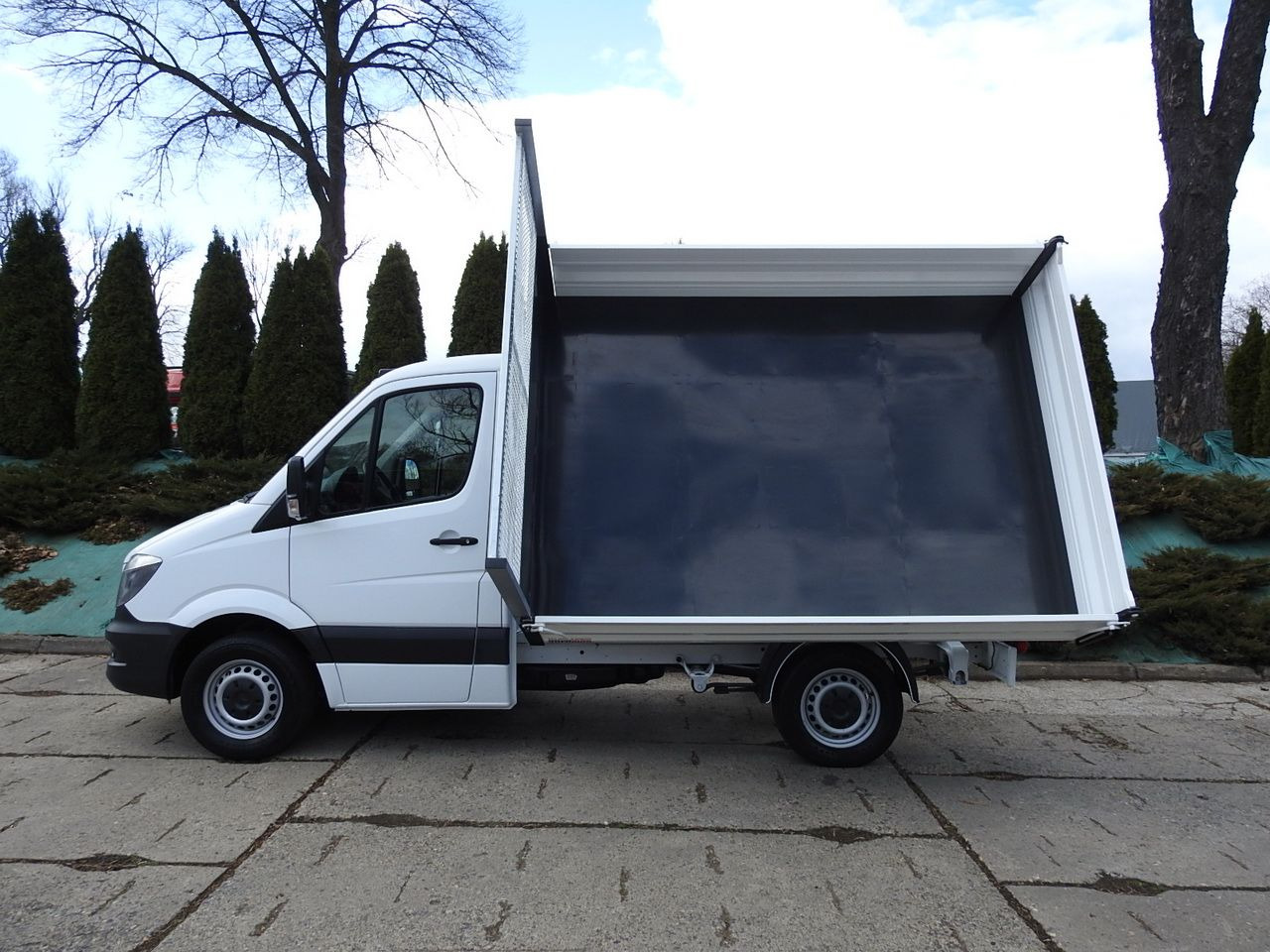 Tipper van MERCEDES SPRINTER 316 THREE-WAY TIPPER CRUISE CONTROL AUTOMATIC TRANSMISSION AIR CONDITIONING 160HP: picture 9 Tipper van MERCEDES SPRINTER 316 THREE-WAY TIPPER CRUISE CONTROL AUTOMATIC TRANSMISSION AIR CONDITIONING 160HP: picture 9