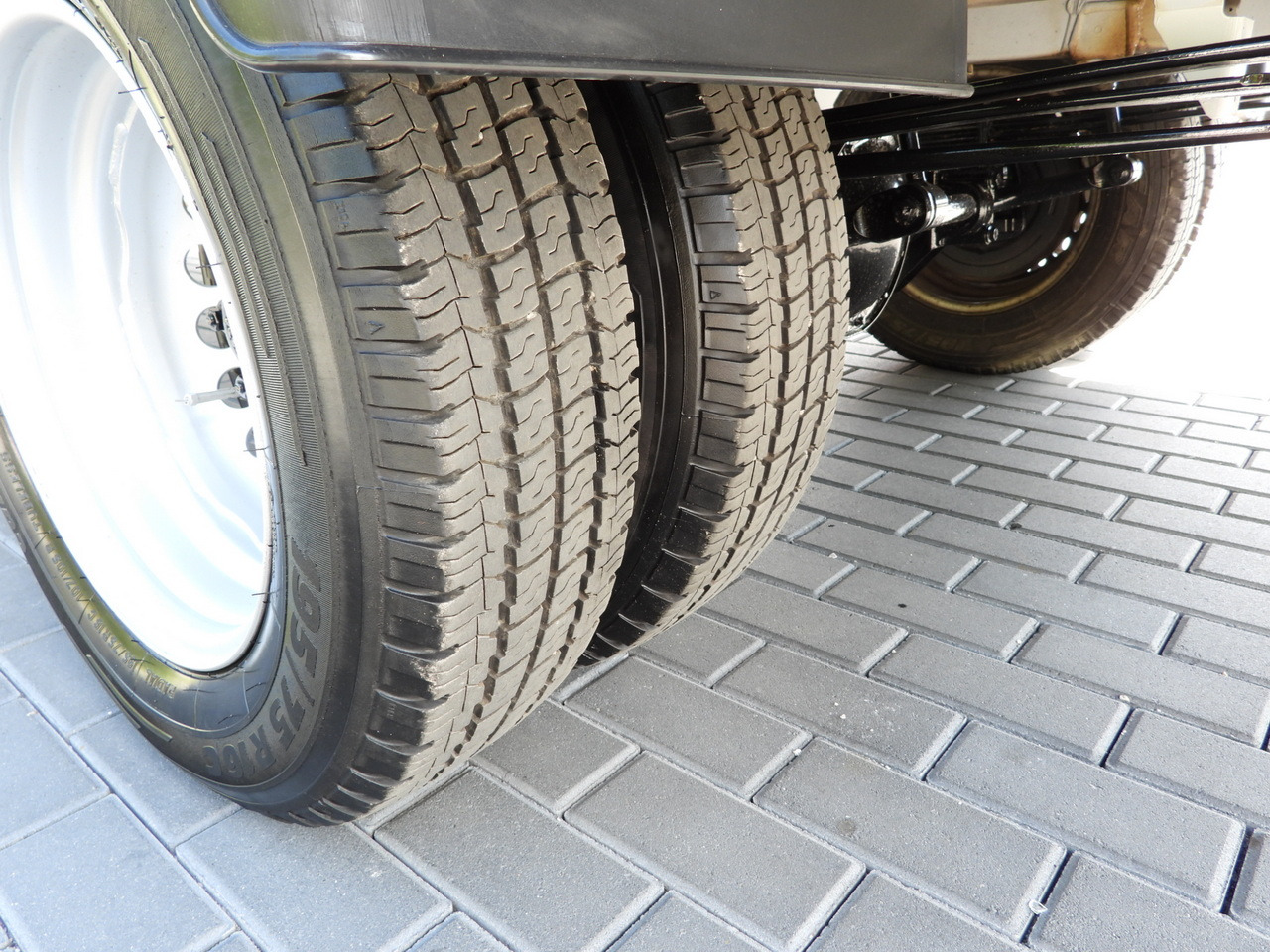 Closed box van MERCEDES SPRINTER 514 BOX LIFT 8 PALLETS CRUISE CONTROL TWIN WHEELS AIR CONDITIONING  140HP: picture 20