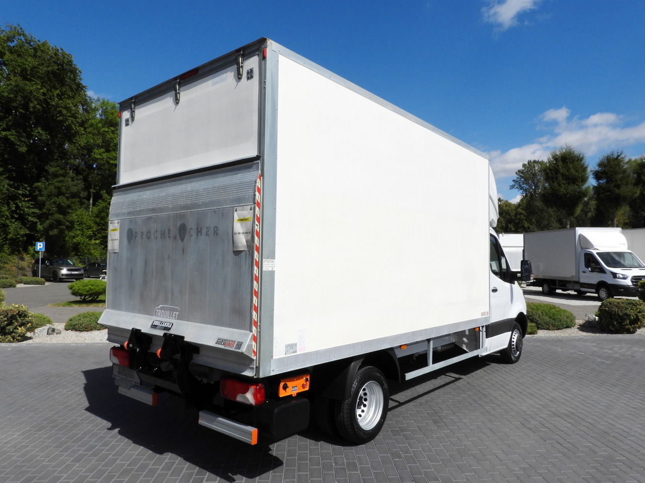 MERCEDES SPRINTER 514 BOX LIFT 8 PALLETS CRUISE CONTROL TWIN WHEELS AIR CONDITIONING 140HP - Closed box van: picture 3 MERCEDES SPRINTER 514 BOX LIFT 8 PALLETS CRUISE CONTROL TWIN WHEELS AIR CONDITIONING 140HP - Closed box van: picture 3