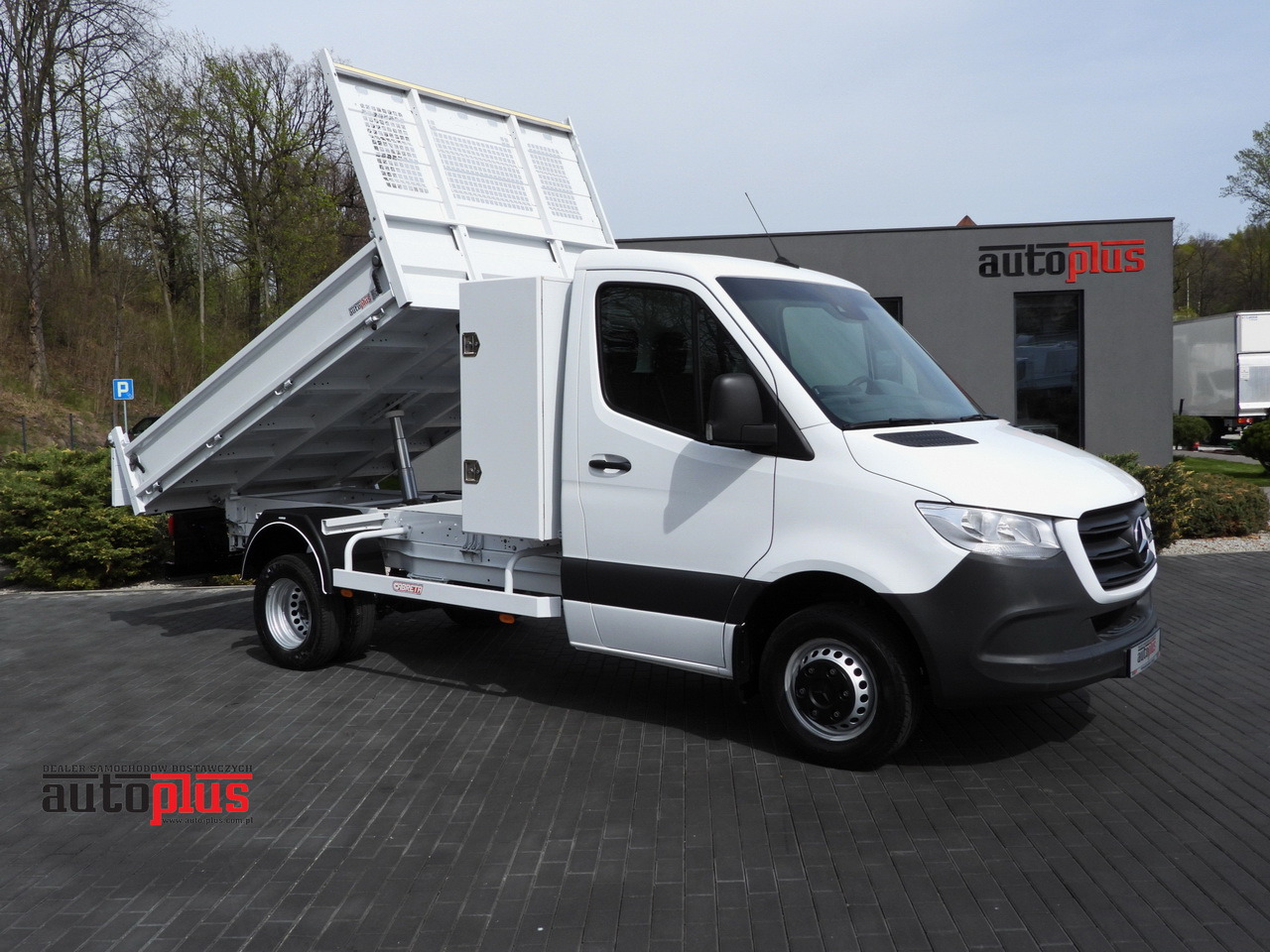 Tipper van MERCEDES SPRINTER 516 TIPPER CRUISE CONTROL TWIN WHEELS AIR CONDITIONING  160HP: picture 1