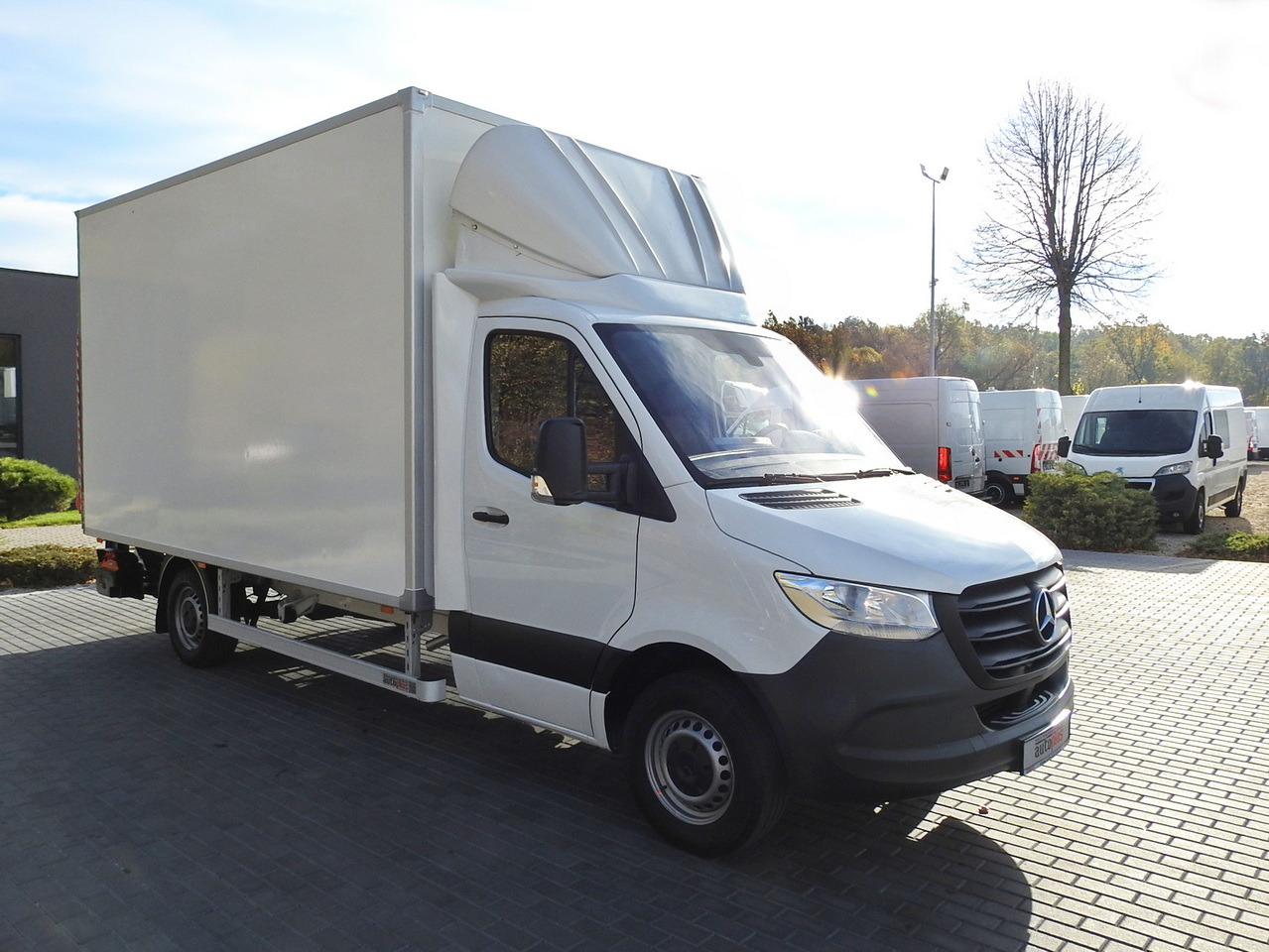 MERCEDES SPRINTER BOX LIFT 8 PALLETS AIR CONDITIONING  150HP - Closed box van: picture 4 MERCEDES SPRINTER BOX LIFT 8 PALLETS AIR CONDITIONING  150HP - Closed box van: picture 4