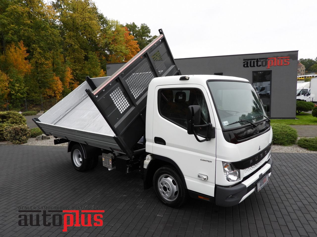MITSUBISHI CANTER FUSO 3C15 THREE-WAY TIPPER 3 SEATS LED LIGHTS TWIN WHEELS 150HP - Tipper van: picture 1 MITSUBISHI CANTER FUSO 3C15 THREE-WAY TIPPER 3 SEATS LED LIGHTS TWIN WHEELS 150HP - Tipper van: picture 1
