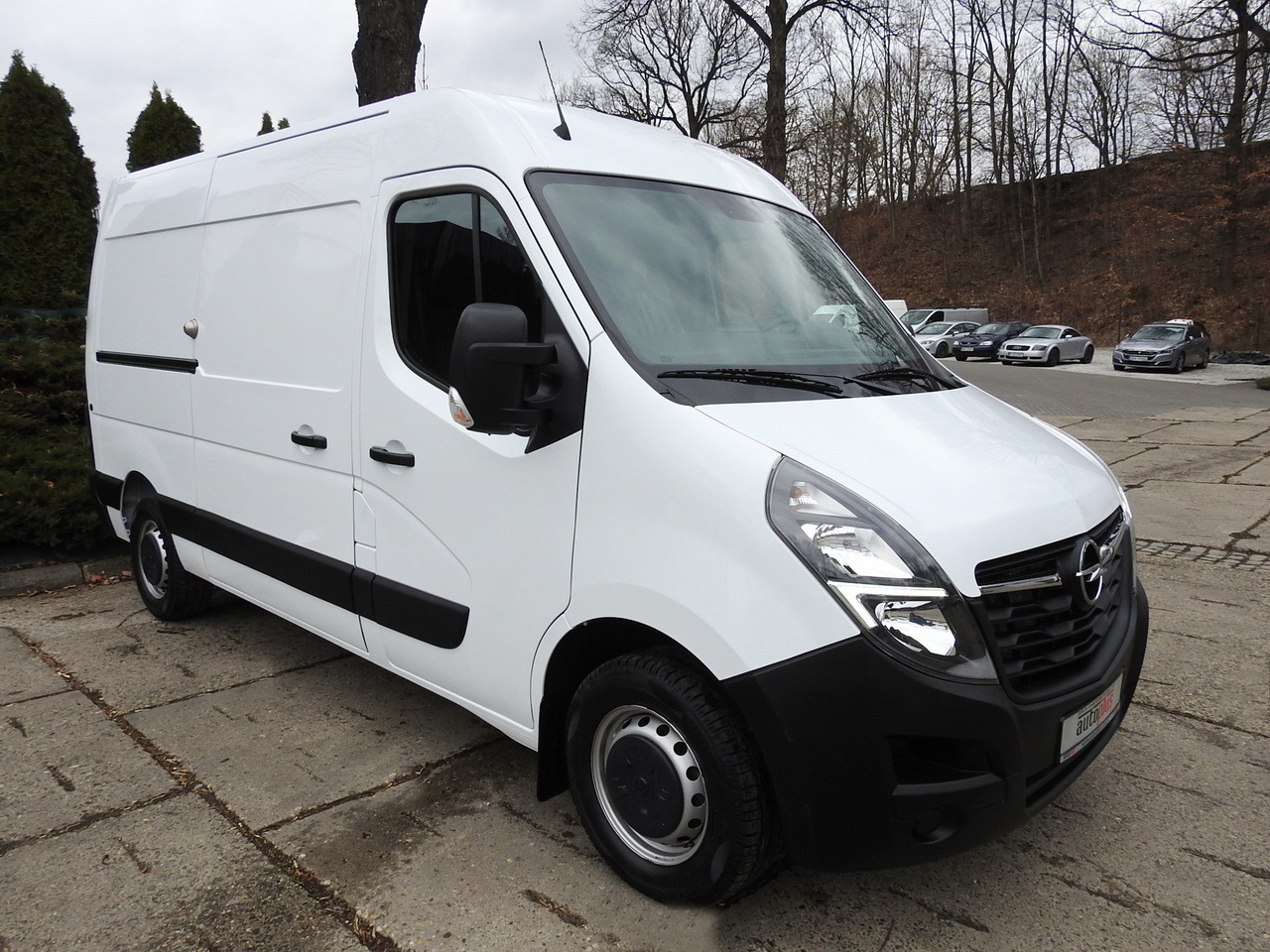 OPEL MOVANO REFRIGERATOR VAN 0*C CRUISE CONTROL NAVIGATION AIR CONDITIONING LED LIGHTS 136HP - Refrigerated delivery van: picture 4 OPEL MOVANO REFRIGERATOR VAN 0*C CRUISE CONTROL NAVIGATION AIR CONDITIONING LED LIGHTS 136HP - Refrigerated delivery van: picture 4