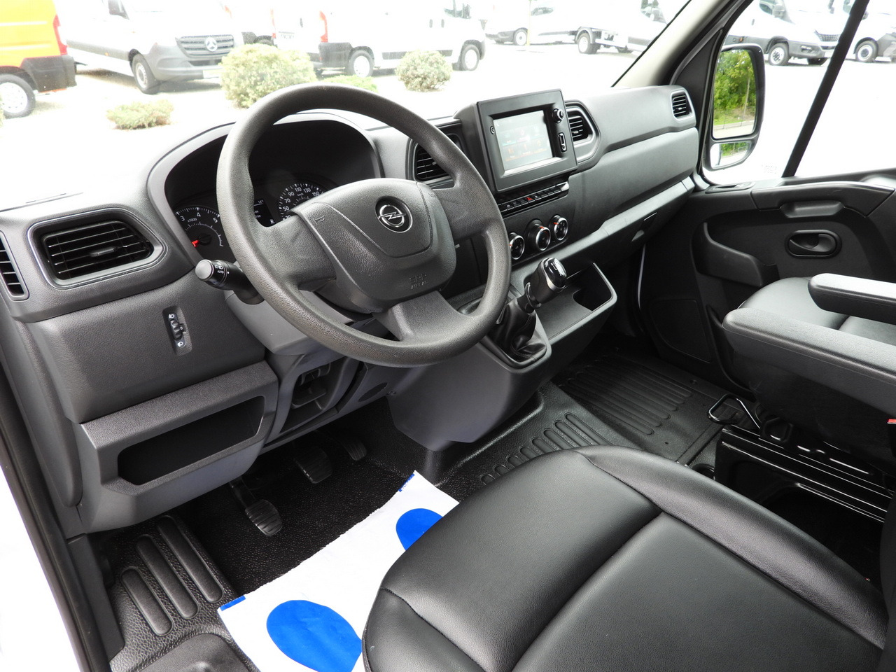 OPEL MOVANO TIPPER NAVIGATION LED LIGHTS TWIN WHEELS AIR CONDITIONING 145HP - Tipper van: picture 2 OPEL MOVANO TIPPER NAVIGATION LED LIGHTS TWIN WHEELS AIR CONDITIONING 145HP - Tipper van: picture 2