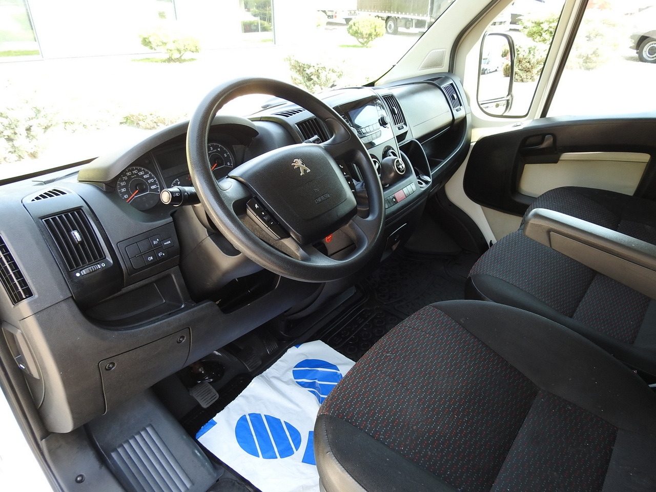 PEUGEOT BOXER BOX DELIVERY VAN 7 SEATS 110HP - Panel van: picture 2 PEUGEOT BOXER BOX DELIVERY VAN 7 SEATS 110HP - Panel van: picture 2