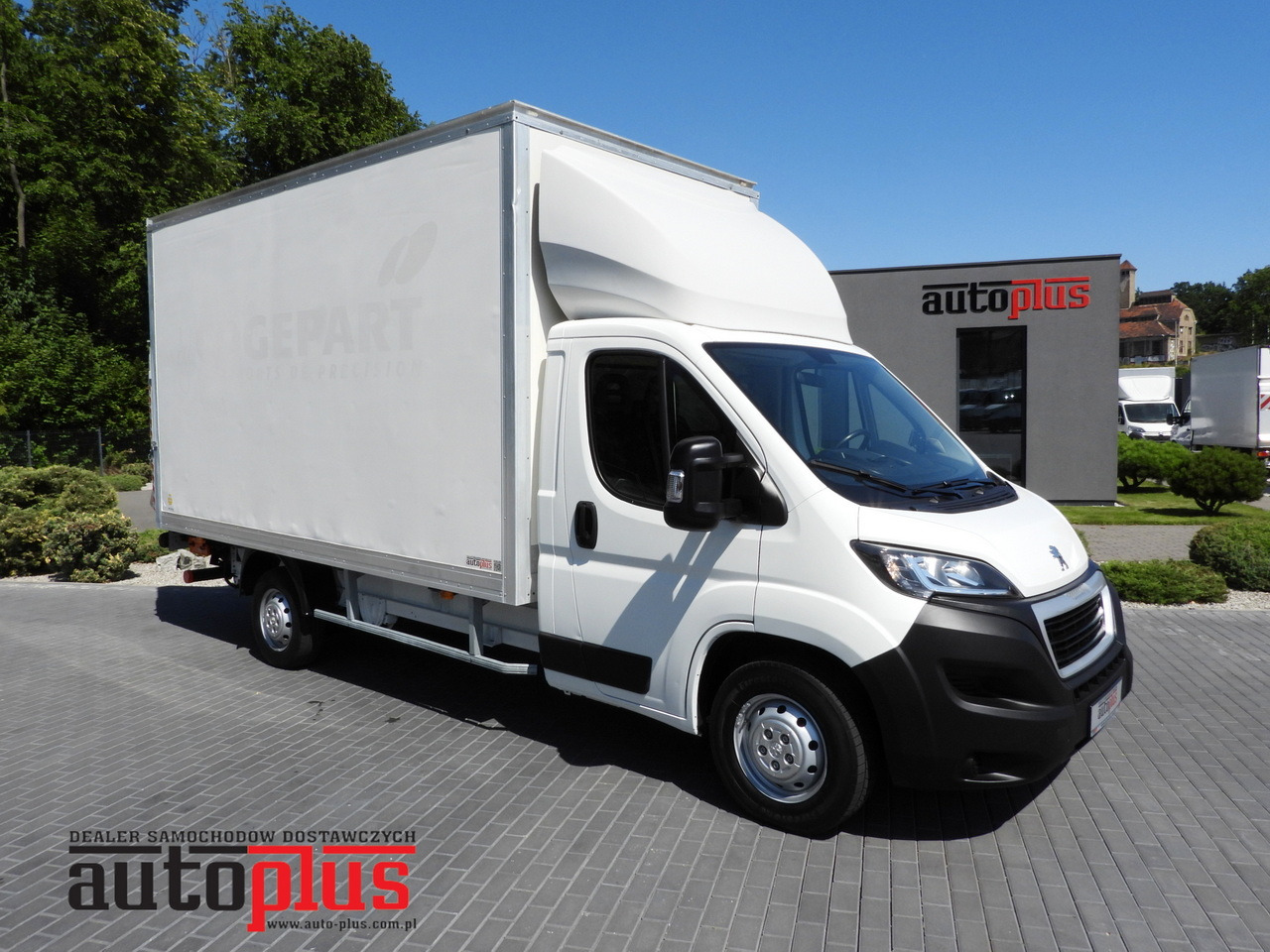 PEUGEOT BOXER BOX LIFT 8 PALLETS CRUISE CONTROL AIR CONDITIONING 130HP - Closed box van: picture 1 PEUGEOT BOXER BOX LIFT 8 PALLETS CRUISE CONTROL AIR CONDITIONING 130HP - Closed box van: picture 1