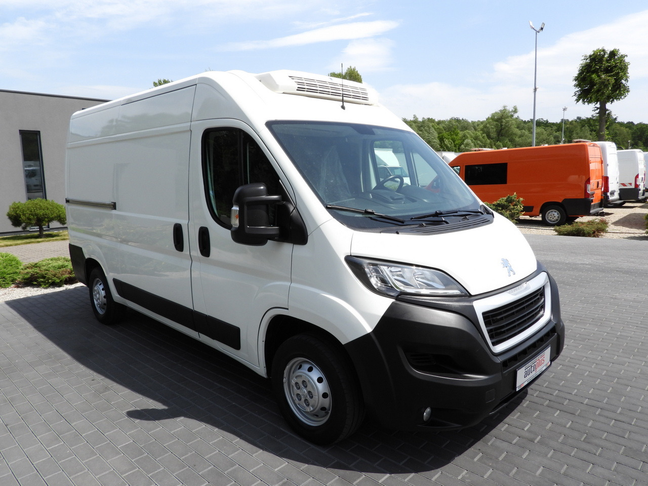 PEUGEOT BOXER REFRIGERATOR VAN -10*C CRUISE CONTROL AIR CONDITIONING 130HP - Refrigerated delivery van: picture 4 PEUGEOT BOXER REFRIGERATOR VAN -10*C CRUISE CONTROL AIR CONDITIONING 130HP - Refrigerated delivery van: picture 4