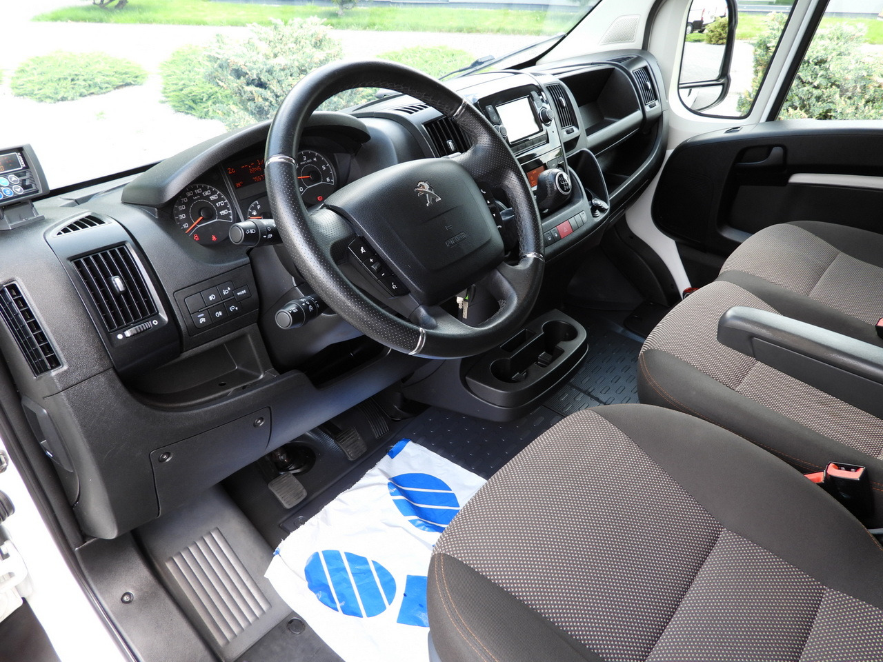 PEUGEOT BOXER REGRIGERATOR BOX 0*C 8 PALLETS CRUISE CONTROL LED LIGHTS AIR CONDITIONING 165HP - Refrigerated delivery van: picture 2 PEUGEOT BOXER REGRIGERATOR BOX 0*C 8 PALLETS CRUISE CONTROL LED LIGHTS AIR CONDITIONING 165HP - Refrigerated delivery van: picture 2